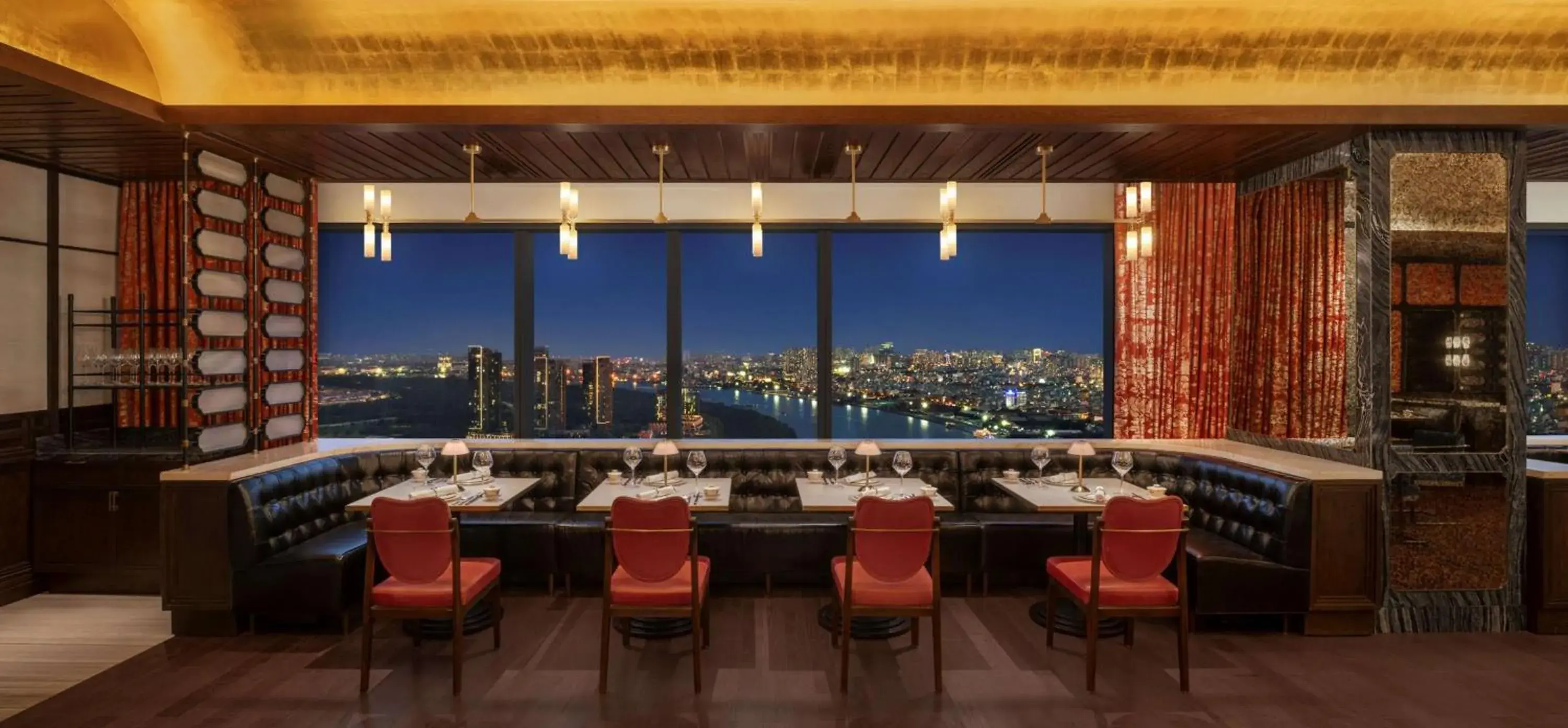 Restaurant/places to eat in Hilton Saigon Restaurant/places to eat in Hilton Saigon