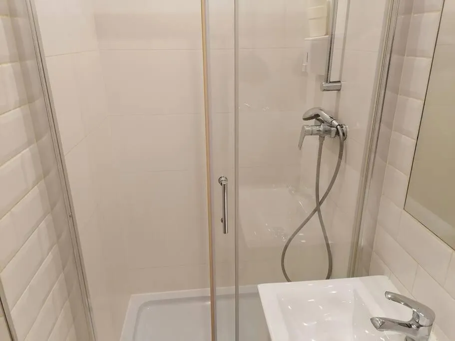 Shower in CityCenter NOWY ŚWIAT studio