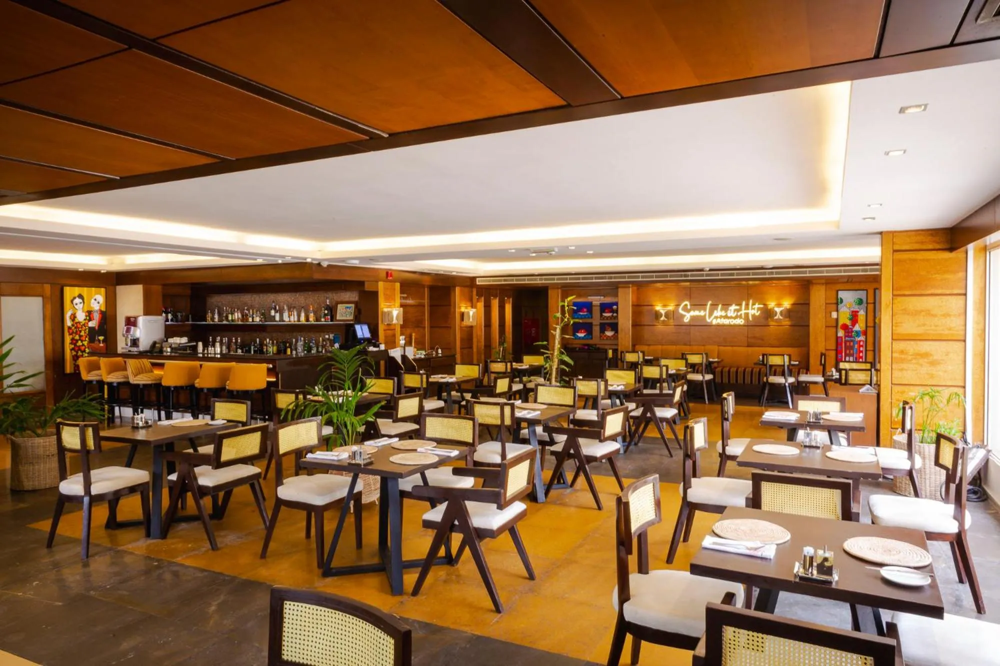 Restaurant/places to eat in Eko Hotel Gardens