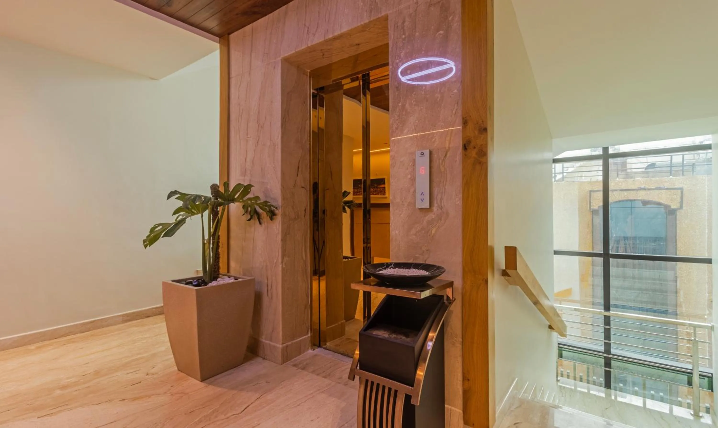 elevator in Treebo Tiba