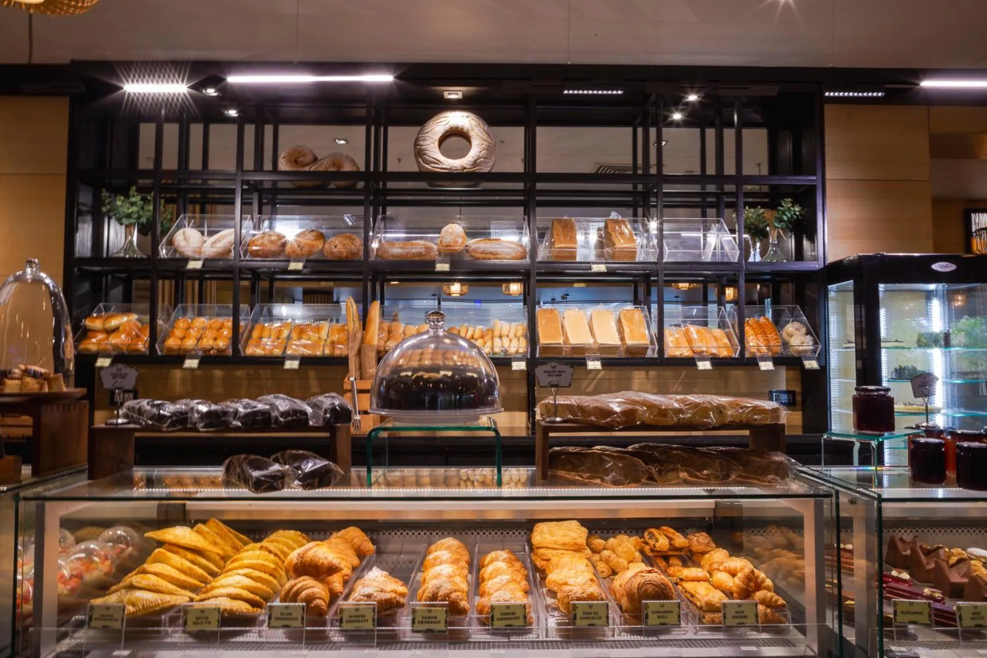 Restaurant/places to eat in Eko Hotel Signature