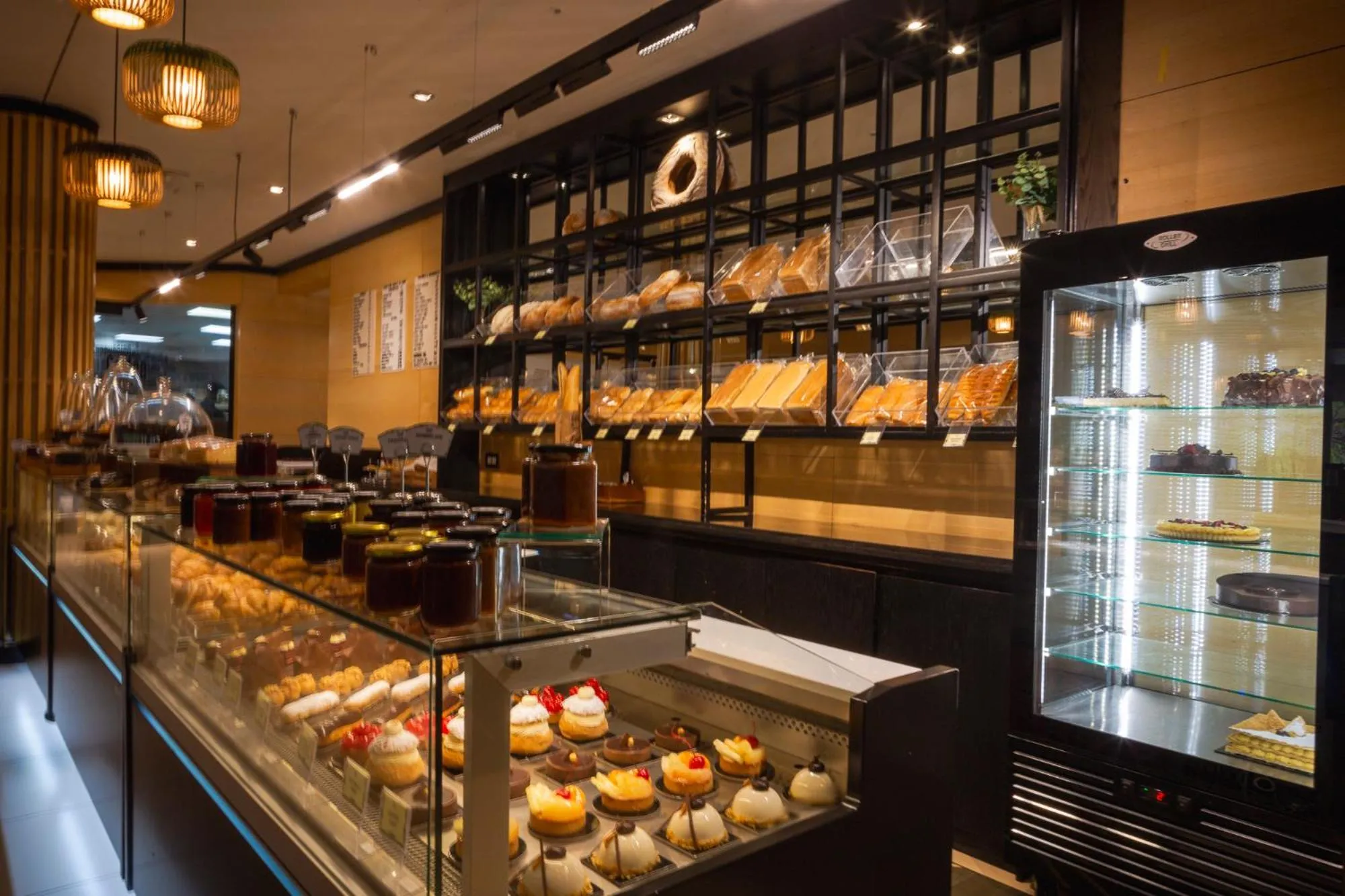 Restaurant/places to eat in Eko Hotel Signature