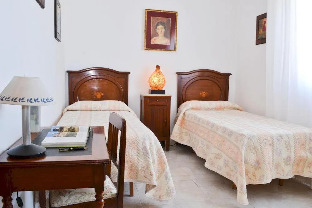 Twin Room with Private Bathroom in Le Stanze di Cornelia