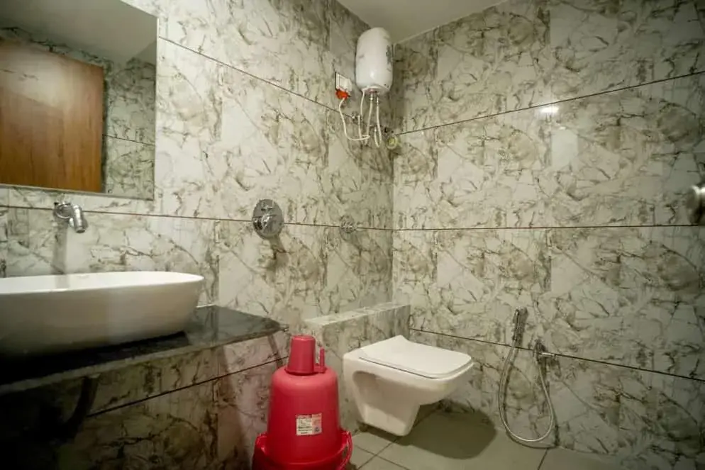 Shower in Hotel Mahaveer Shower in Hotel Mahaveer