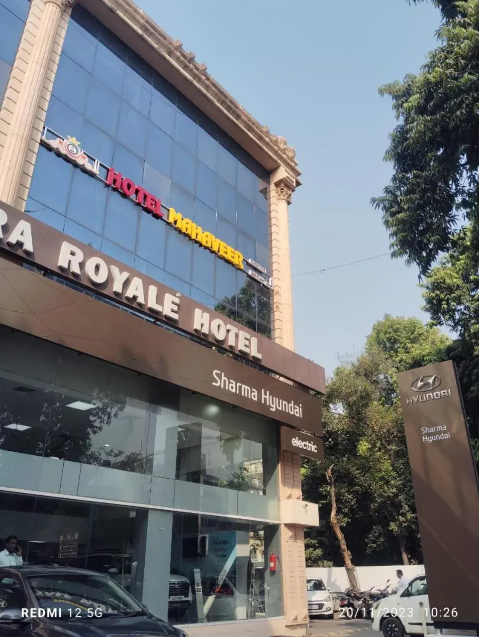 Property building in Hotel Mahaveer Property building in Hotel Mahaveer