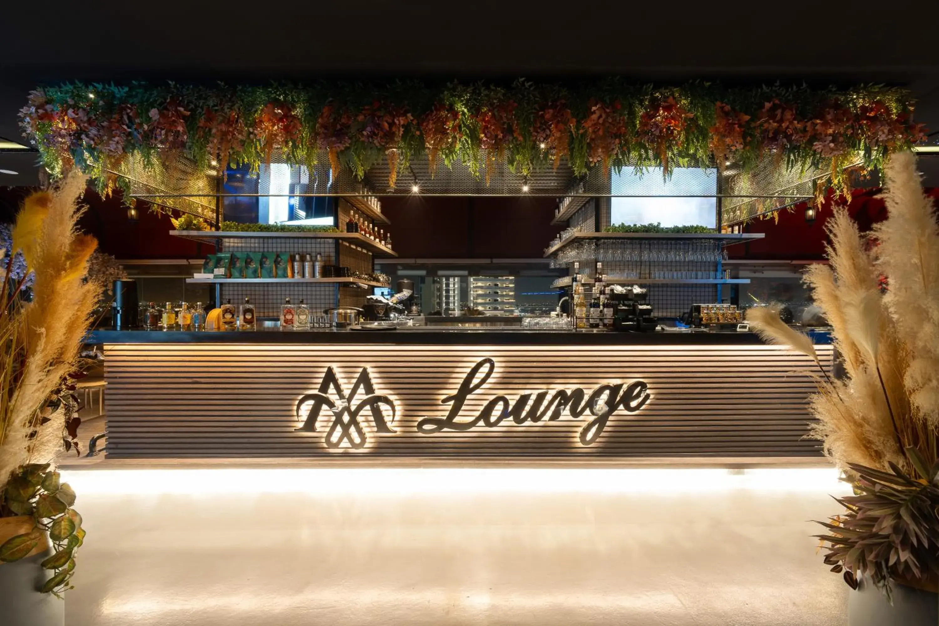 Restaurant/places to eat in Msharef Almoden hotel Restaurant/places to eat in Msharef Almoden hotel