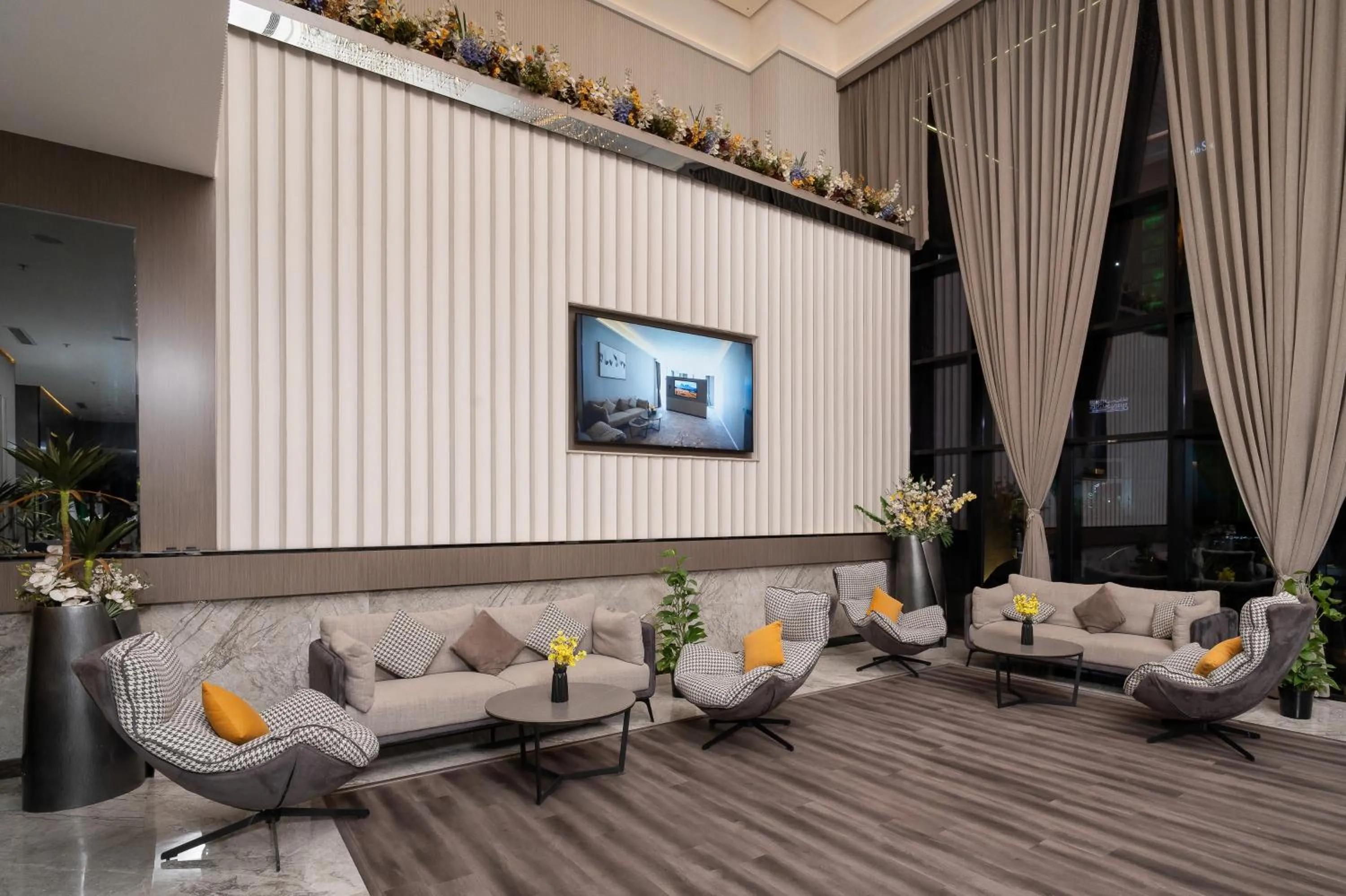 Lobby or reception in Msharef Almoden hotel