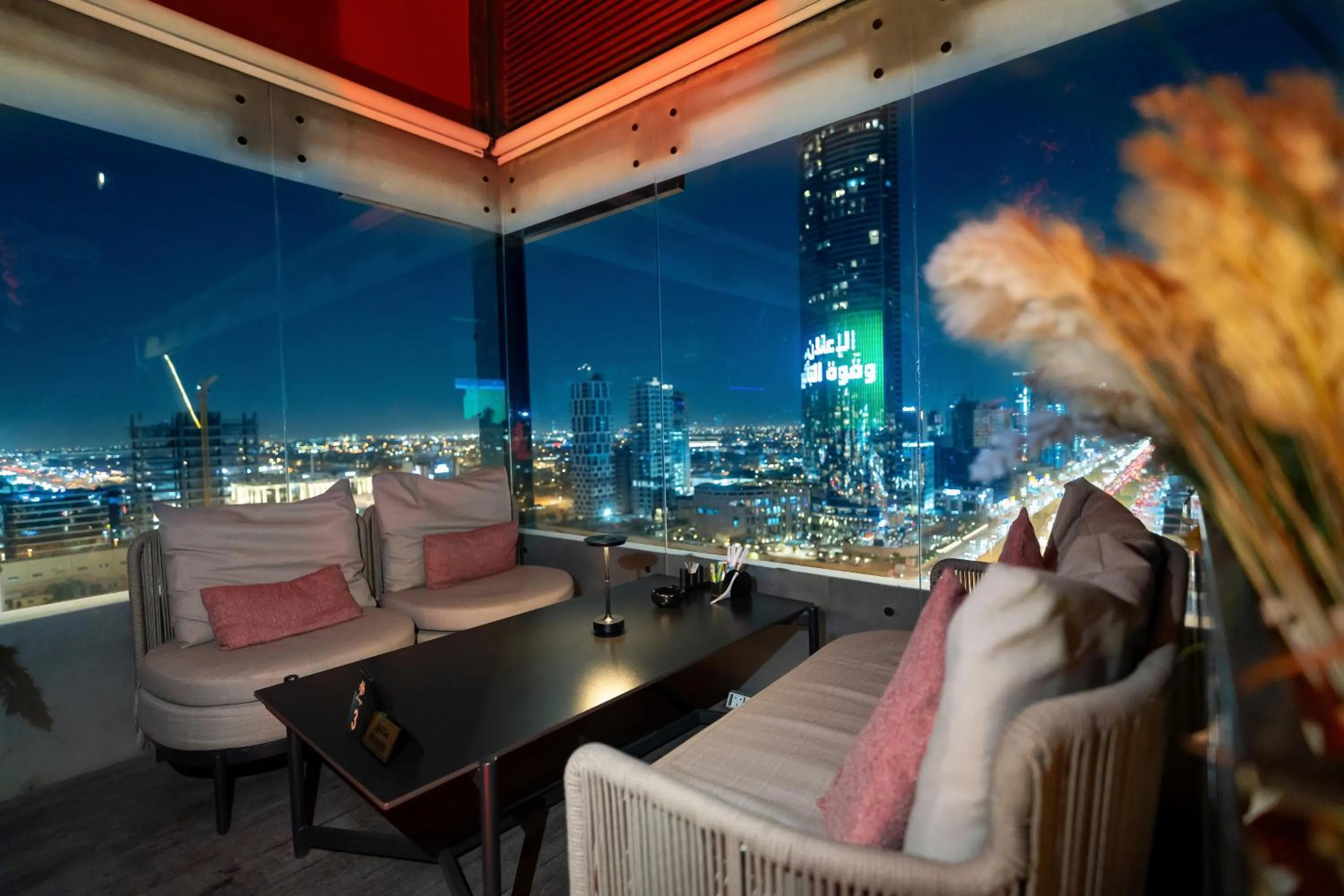 Restaurant/places to eat in Msharef Almoden hotel