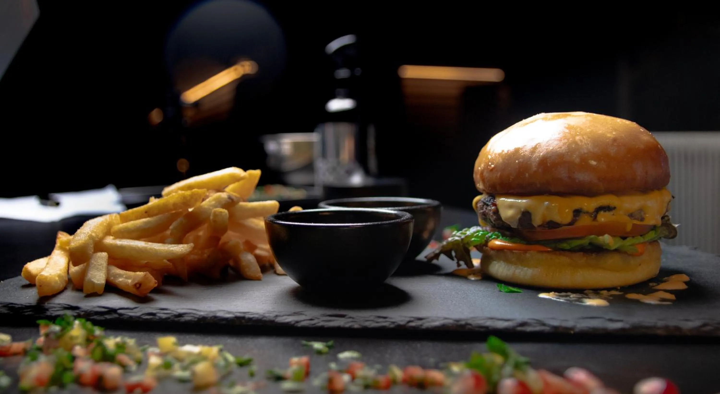 Restaurant/places to eat in Msharef Almoden hotel