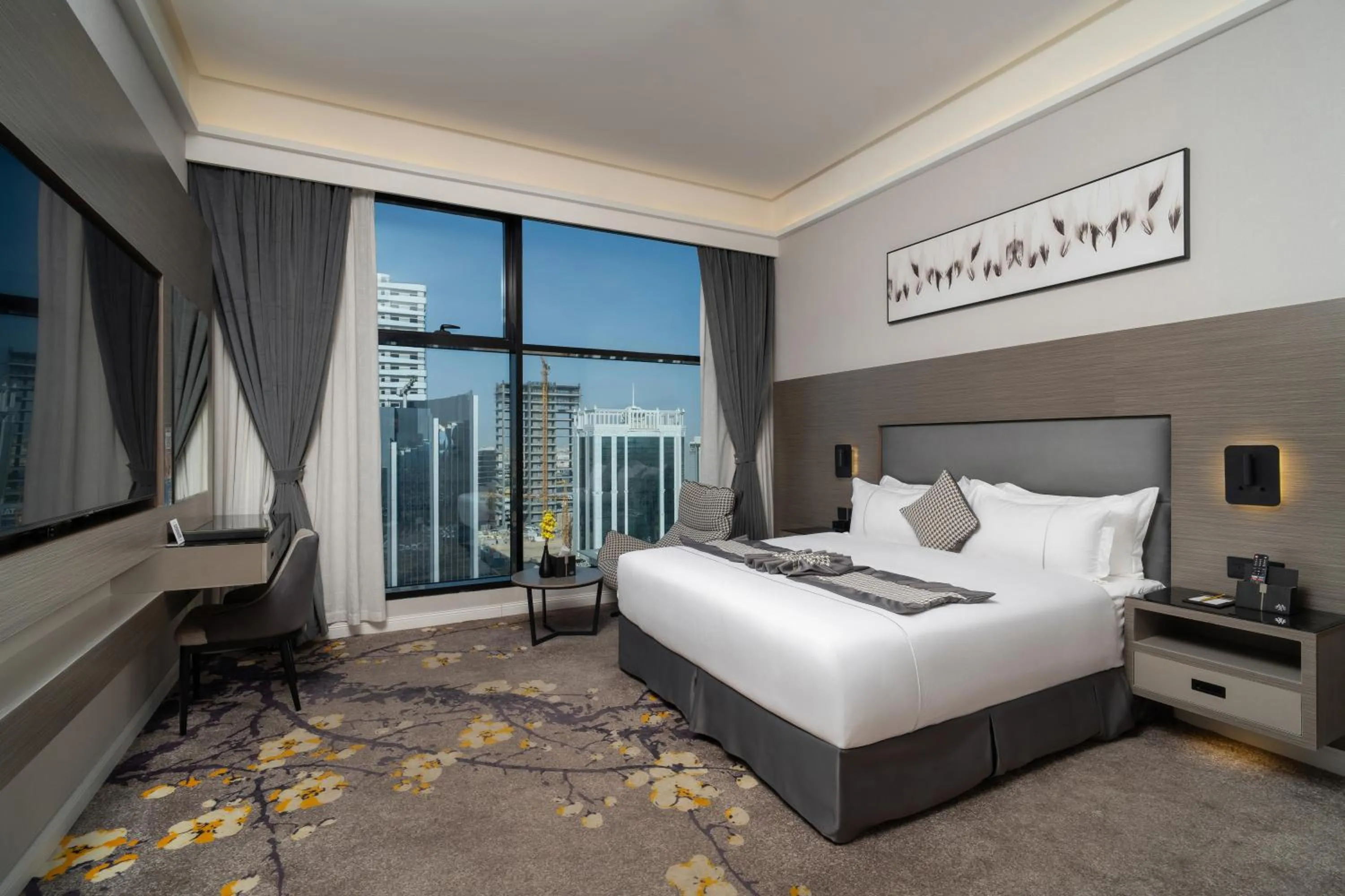 Photo of the whole room, Bed in Msharef Almoden hotel