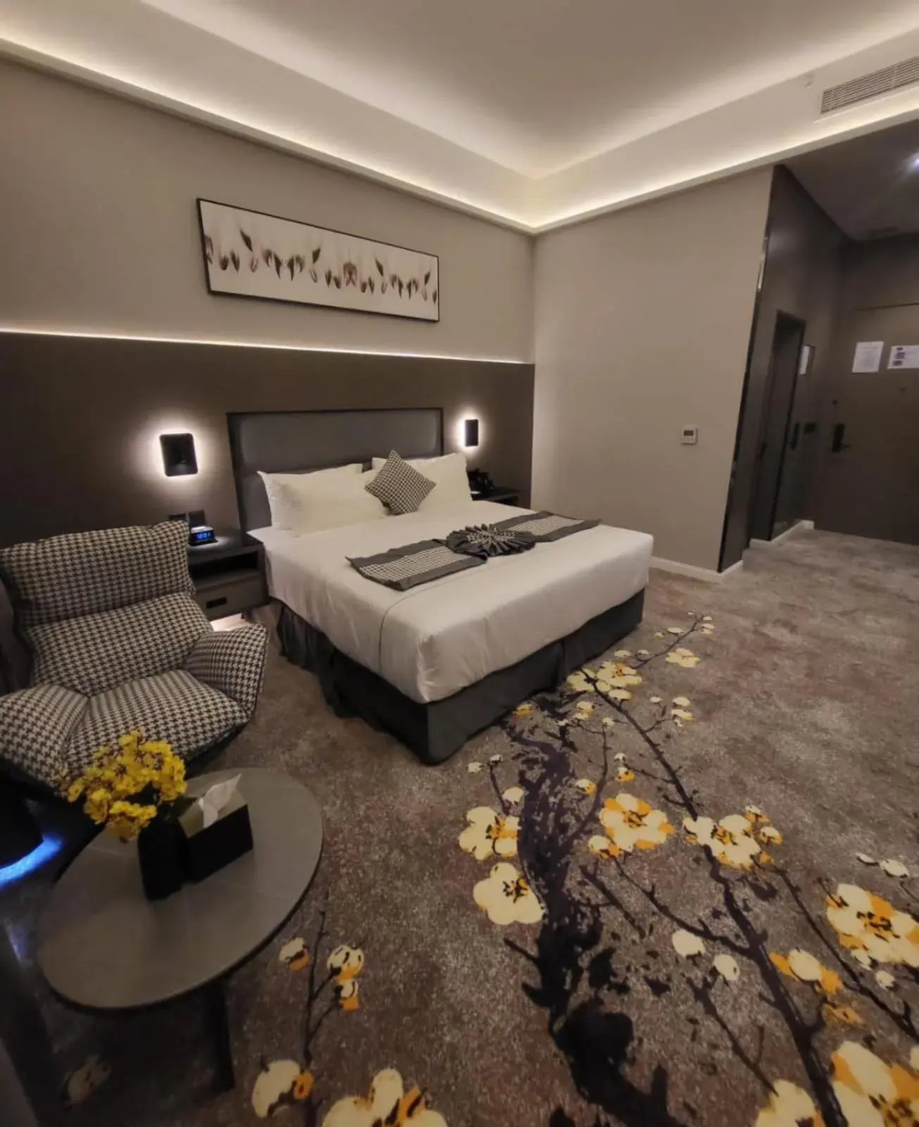 Seating area, Bed in Msharef Almoden hotel Seating area, Bed in Msharef Almoden hotel