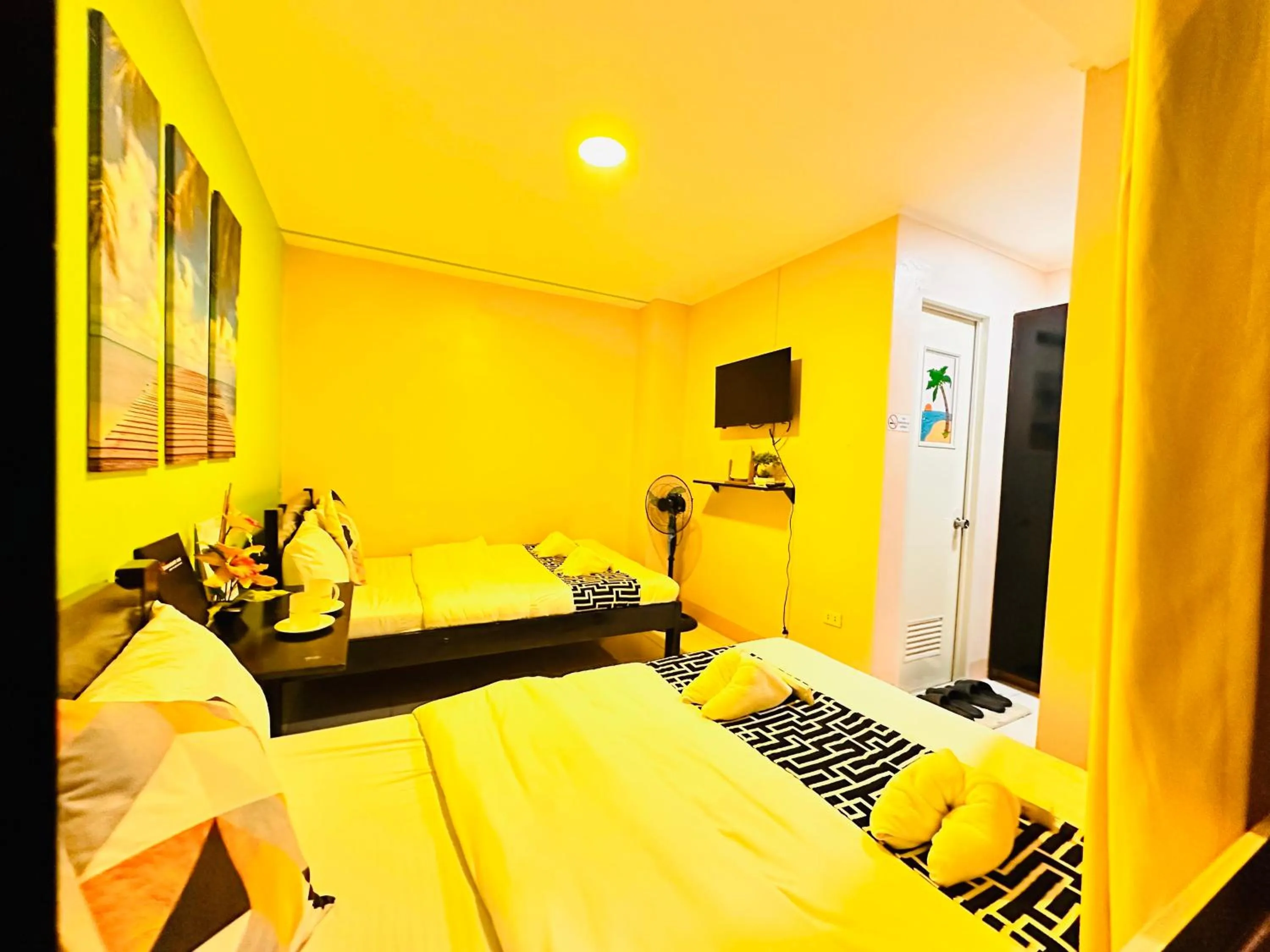 Photo of the whole room, Bed in Sukhavati Inn