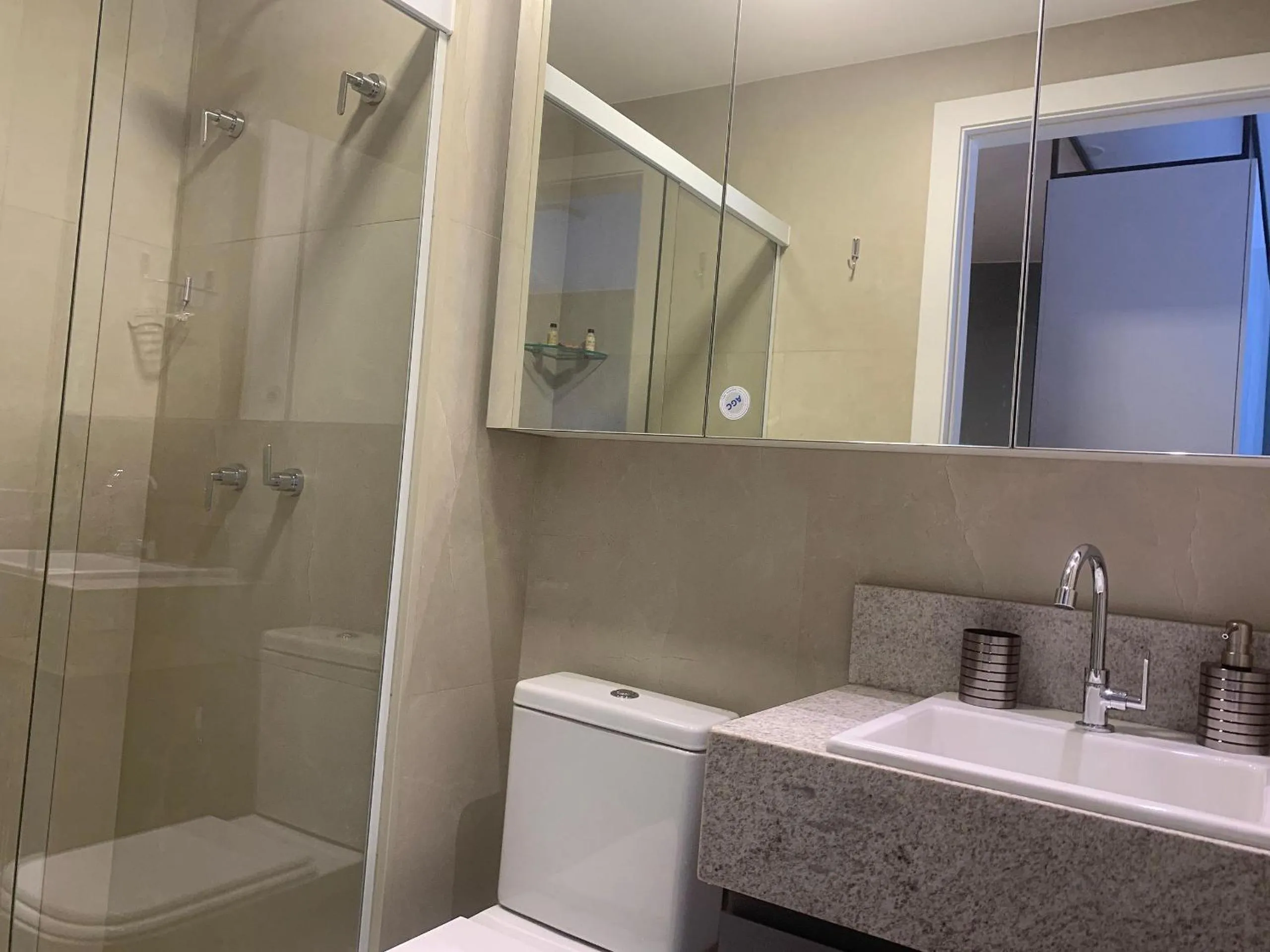 Toilet in Noroeste Easy by CentoEdez