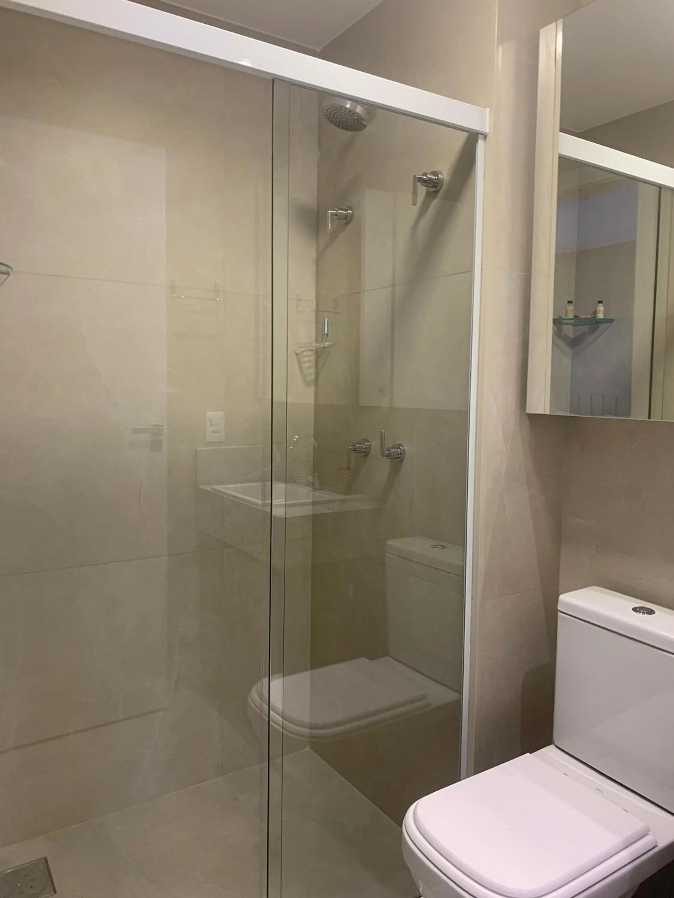 Toilet in Noroeste Easy by CentoEdez