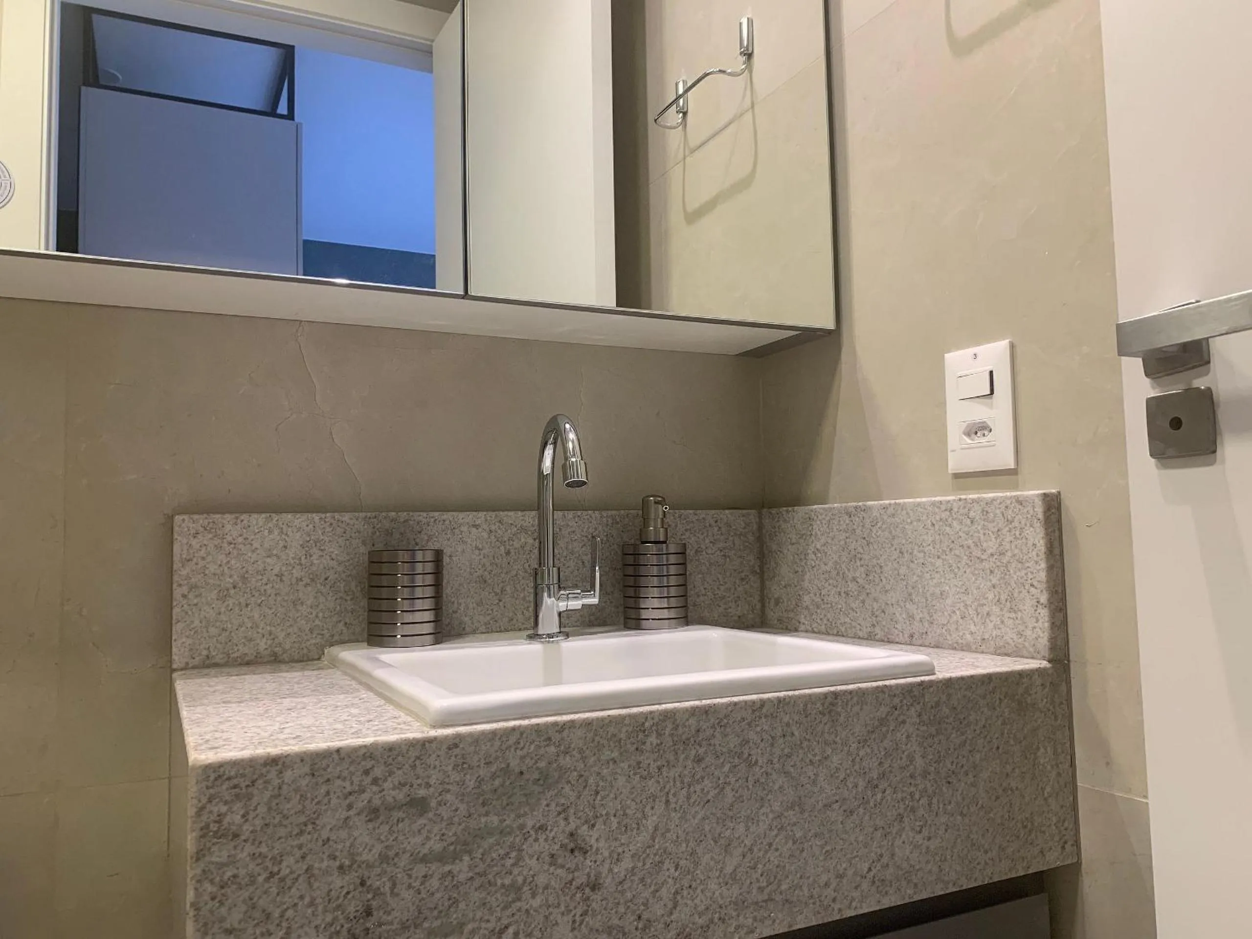 Toilet in Noroeste Easy by CentoEdez