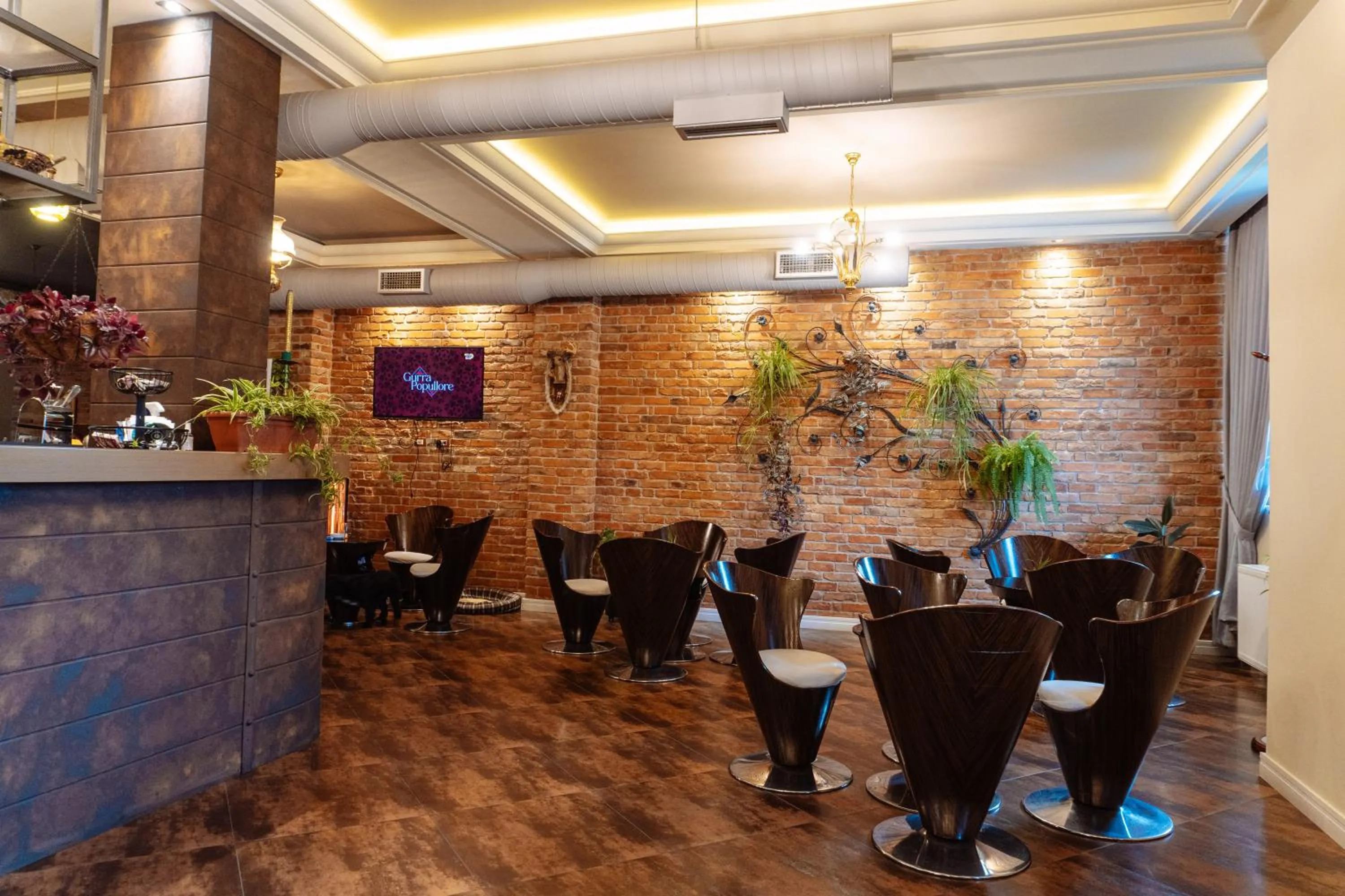 Restaurant/places to eat in Casta Diva Boutique Hotel