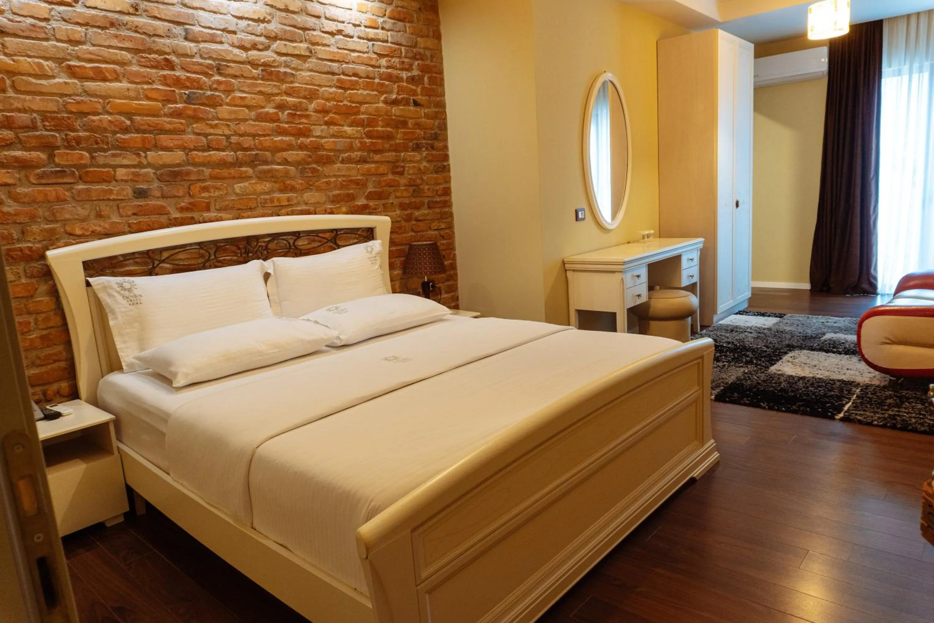 Photo of the whole room, Bed in Casta Diva Boutique Hotel
