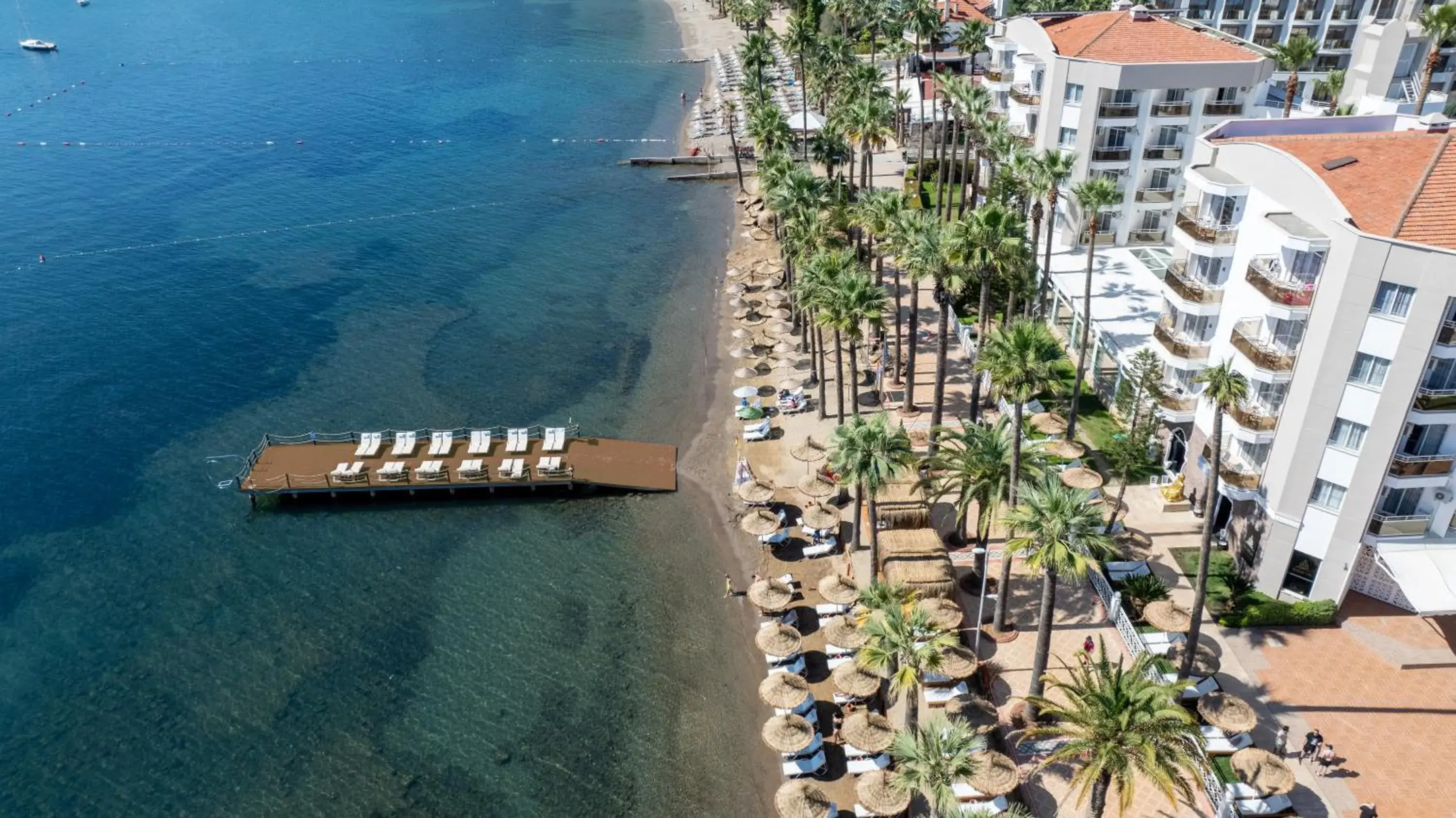 Swimming pool in Prime Beach Hotel Swimming pool in Prime Beach Hotel