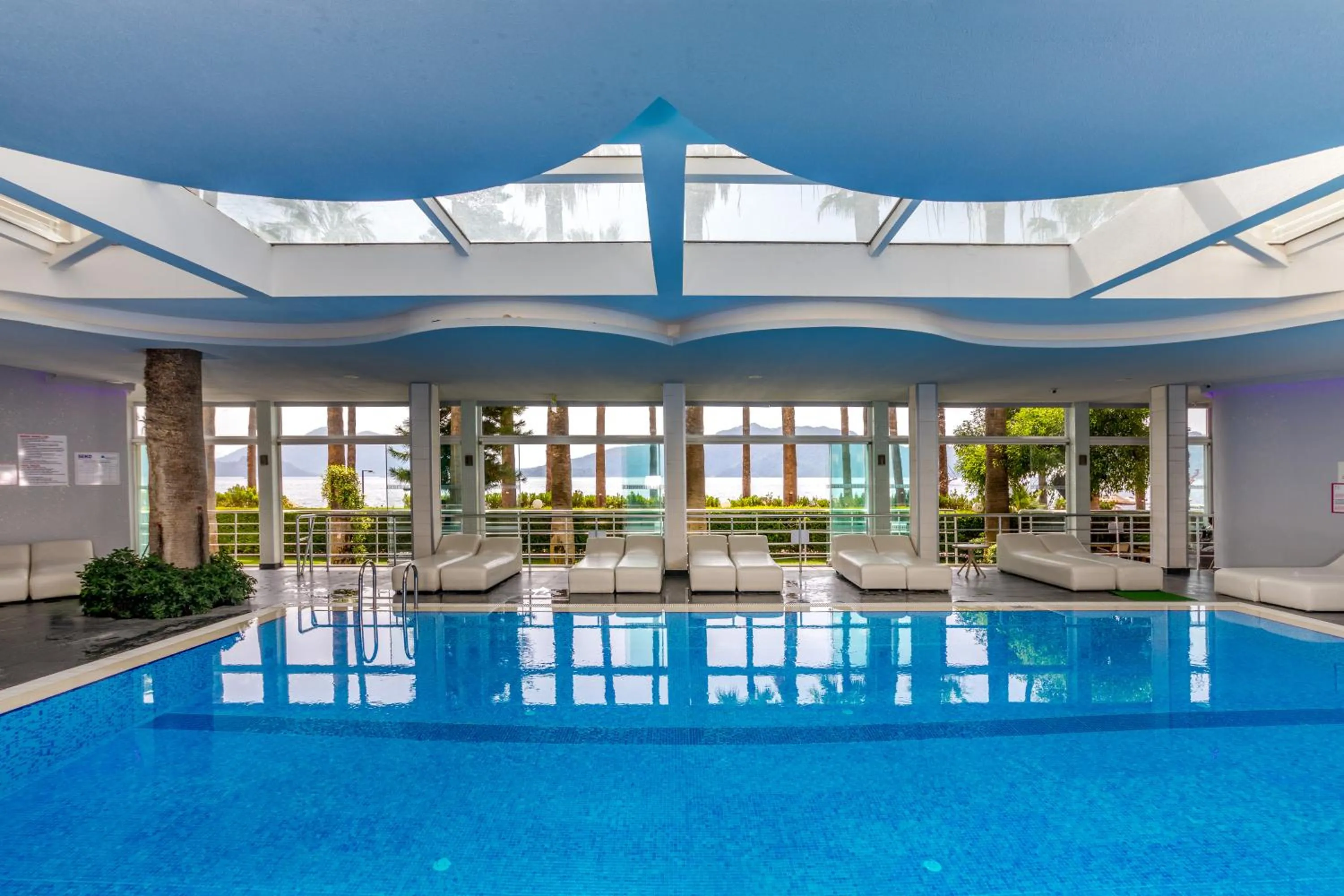 Swimming pool in Prime Beach Hotel