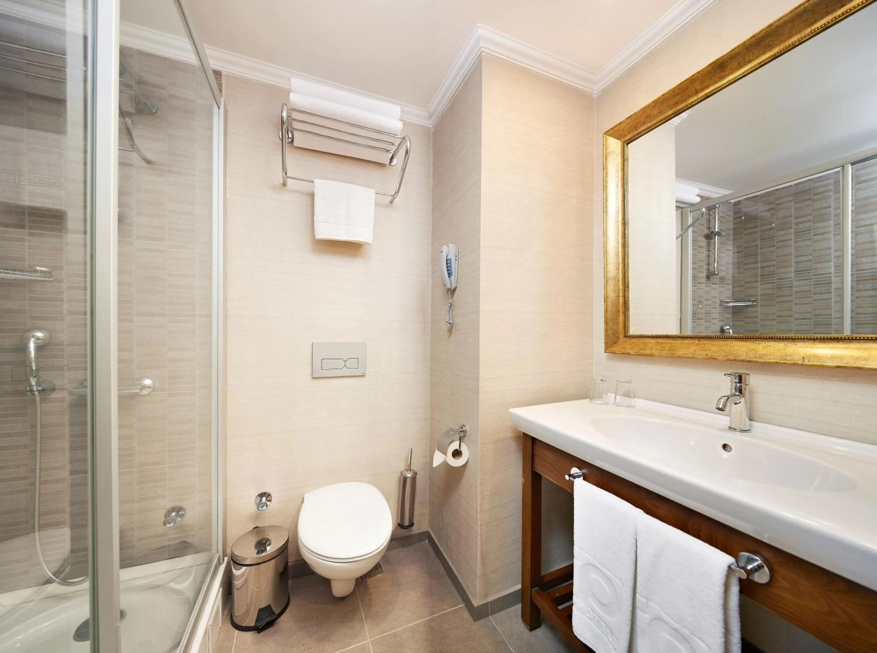 Shower in Prime Beach Hotel