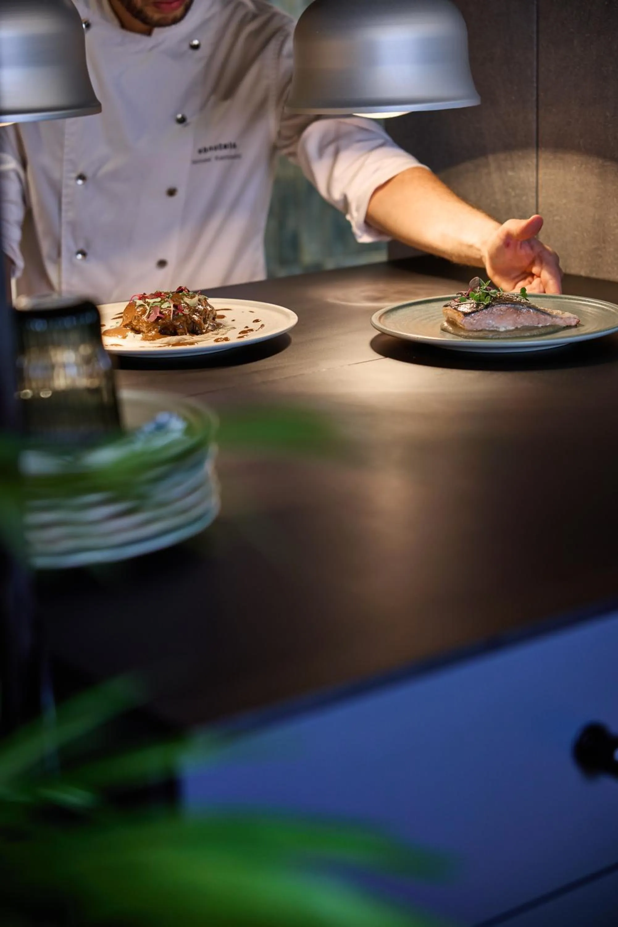 Restaurant/places to eat in Hotel SB Win 4 Sup