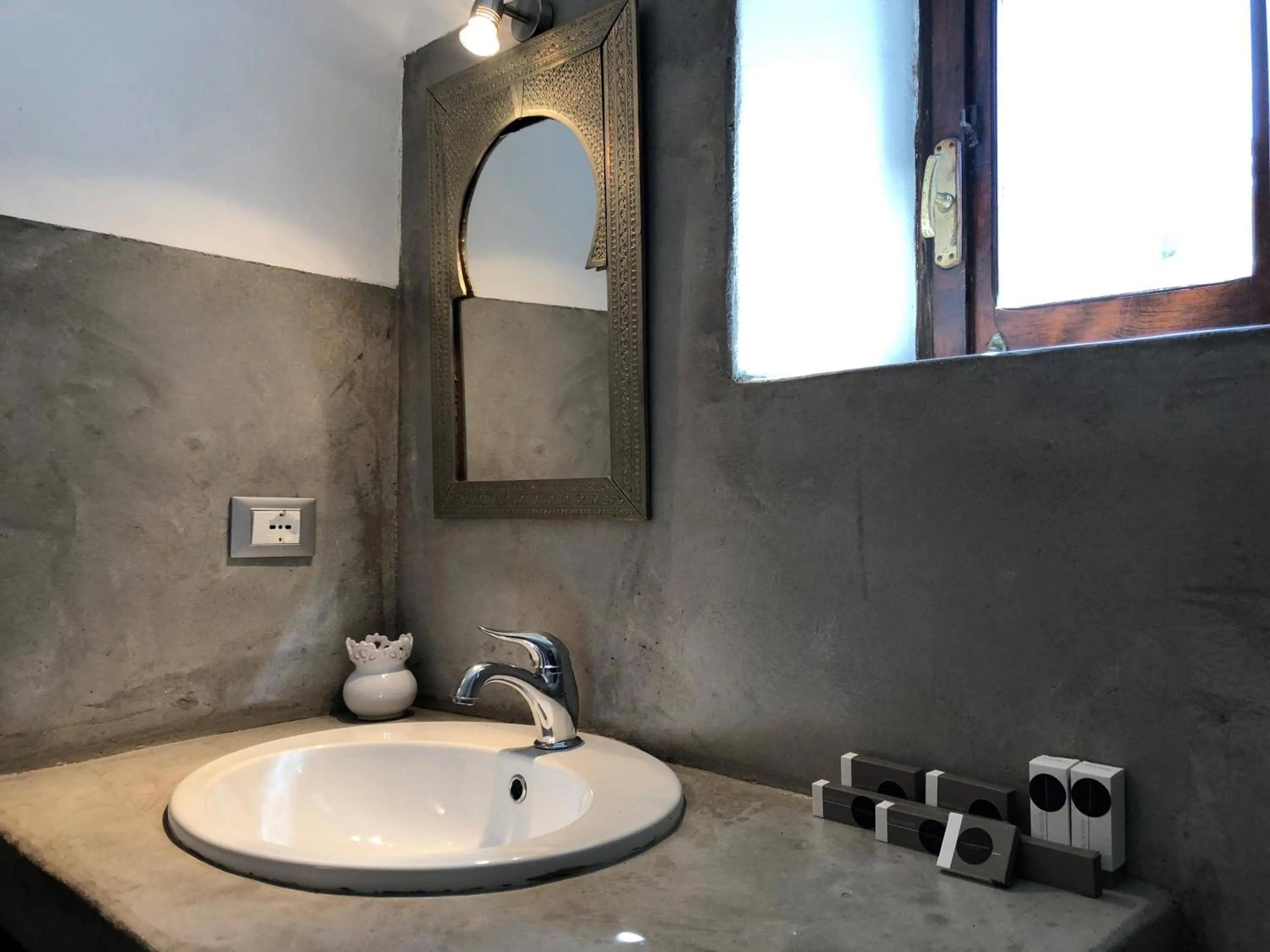 Bathroom in Etherea - I Dammusini di Pantelleria