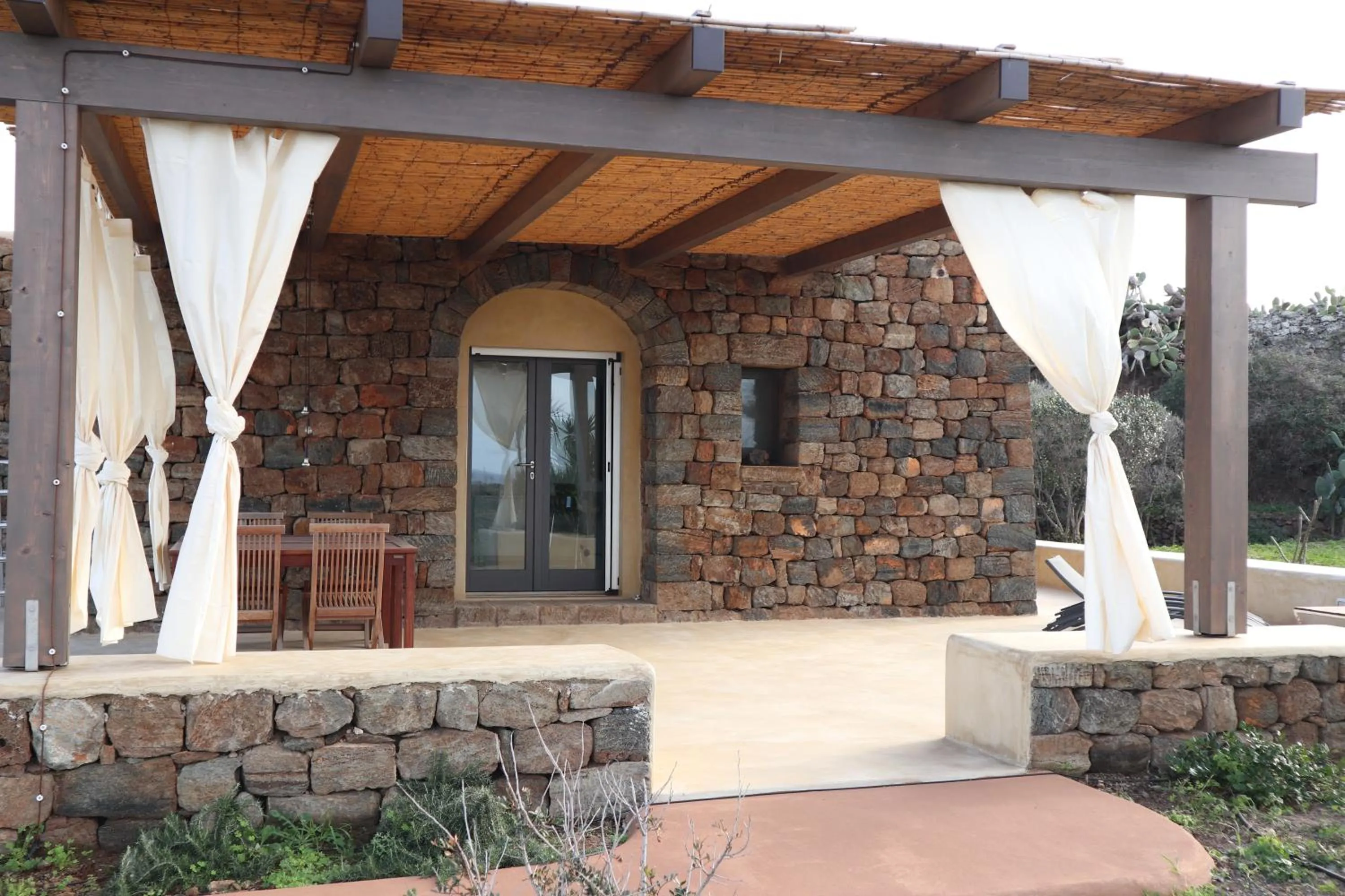 Patio in Etherea - I Dammusini di Pantelleria