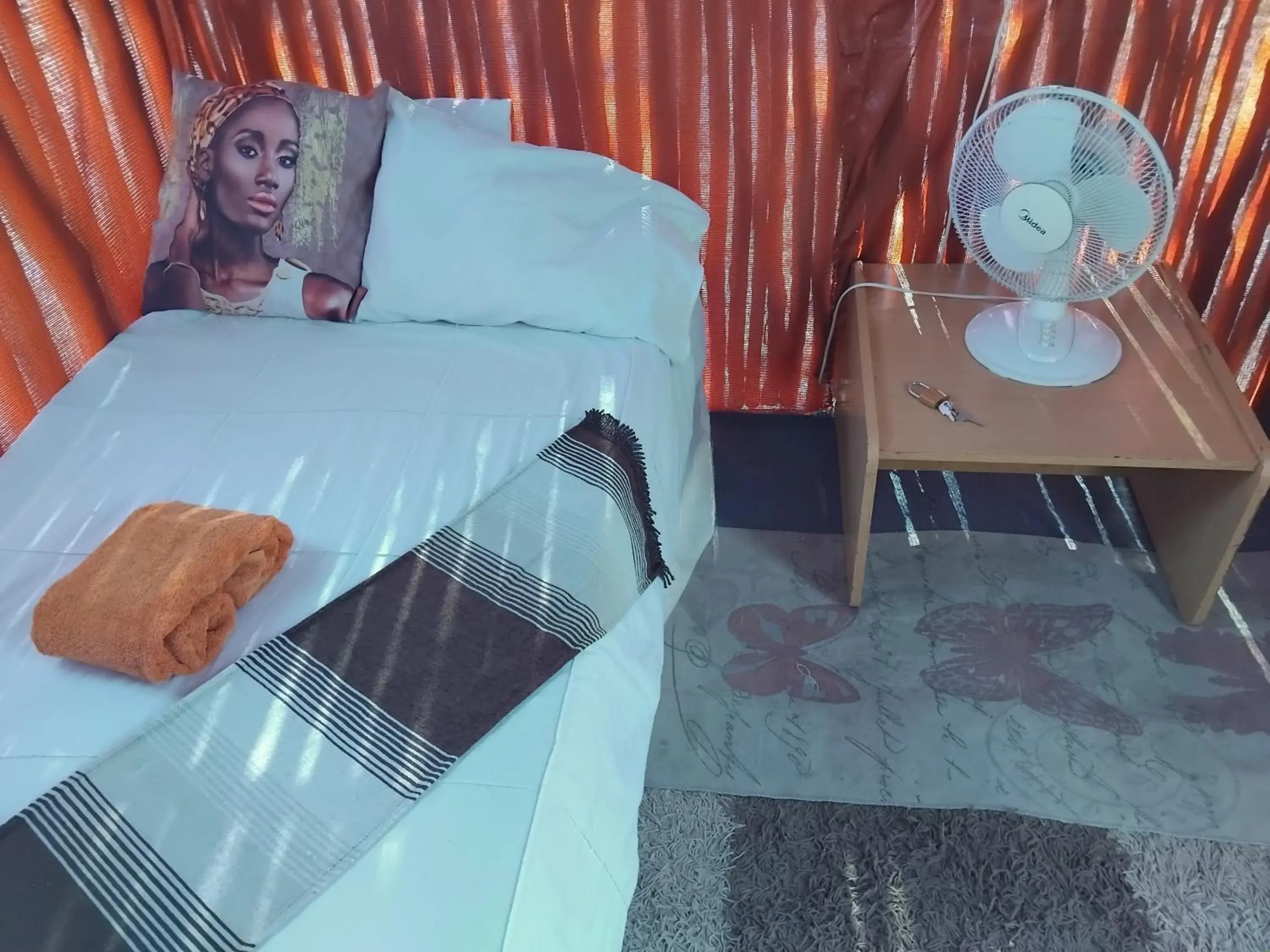 Deluxe Double Room (1 adult + 1 child) in Paradise Camp Game Lodge Deluxe Double Room (1 adult + 1 child) in Paradise Camp Game Lodge