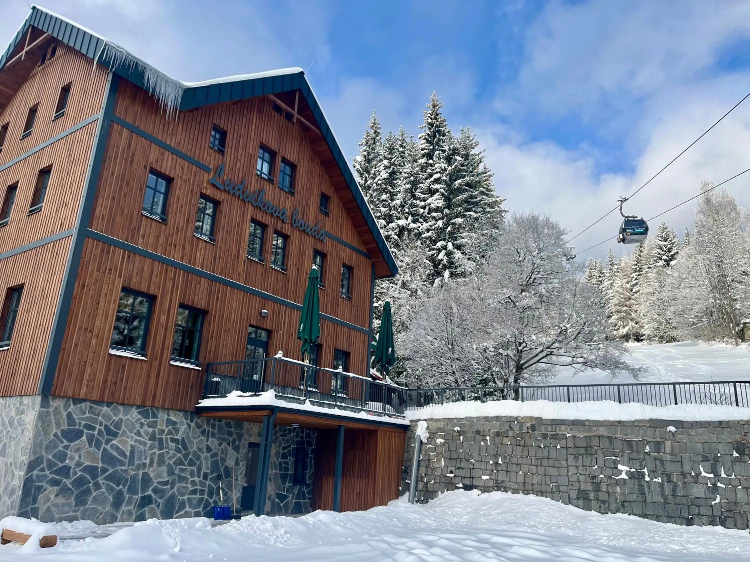 Property building in Ludvíkova bouda