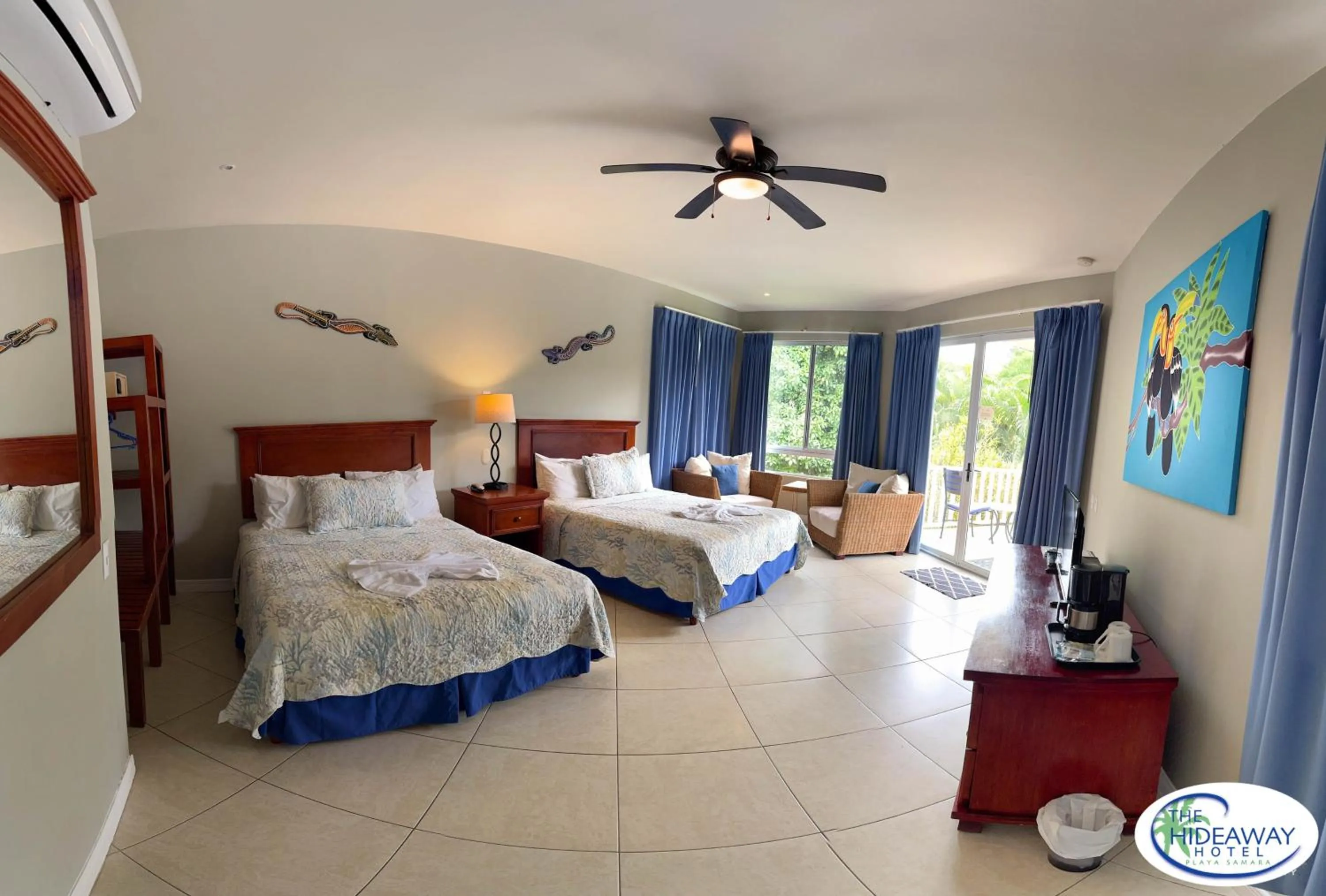 Photo of the whole room, Bed in The Hideaway Hotel