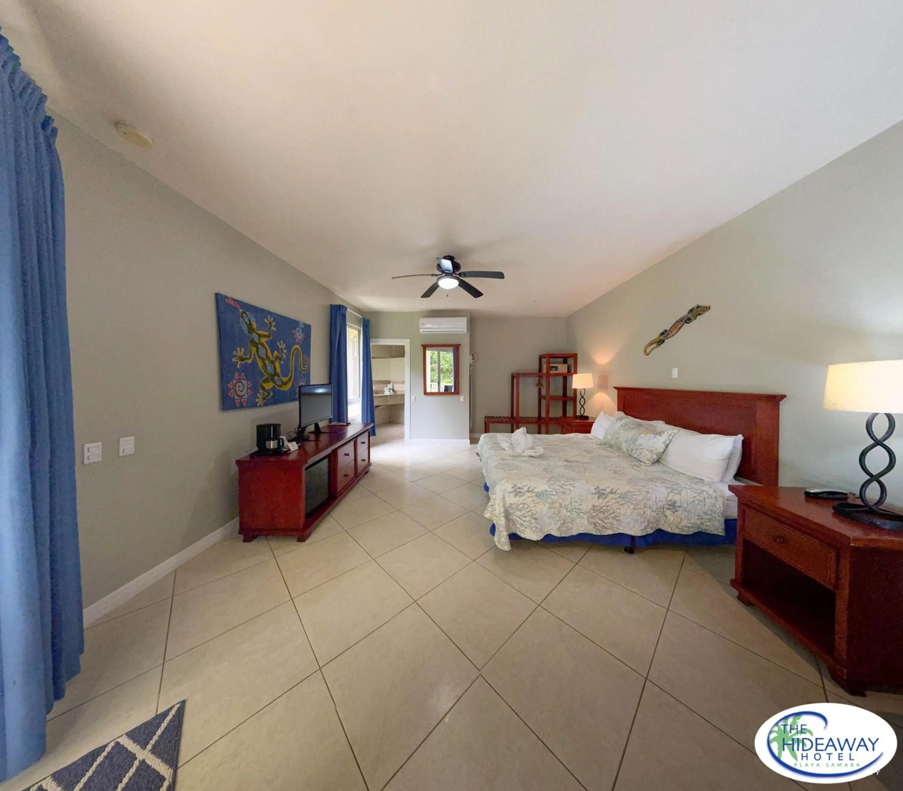 Photo of the whole room, Bed in The Hideaway Hotel