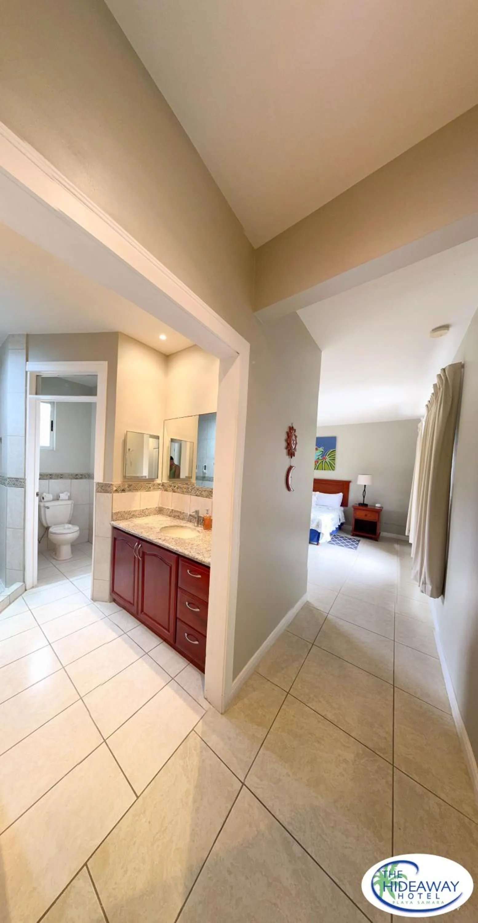 Bedroom, Bed in The Hideaway Hotel