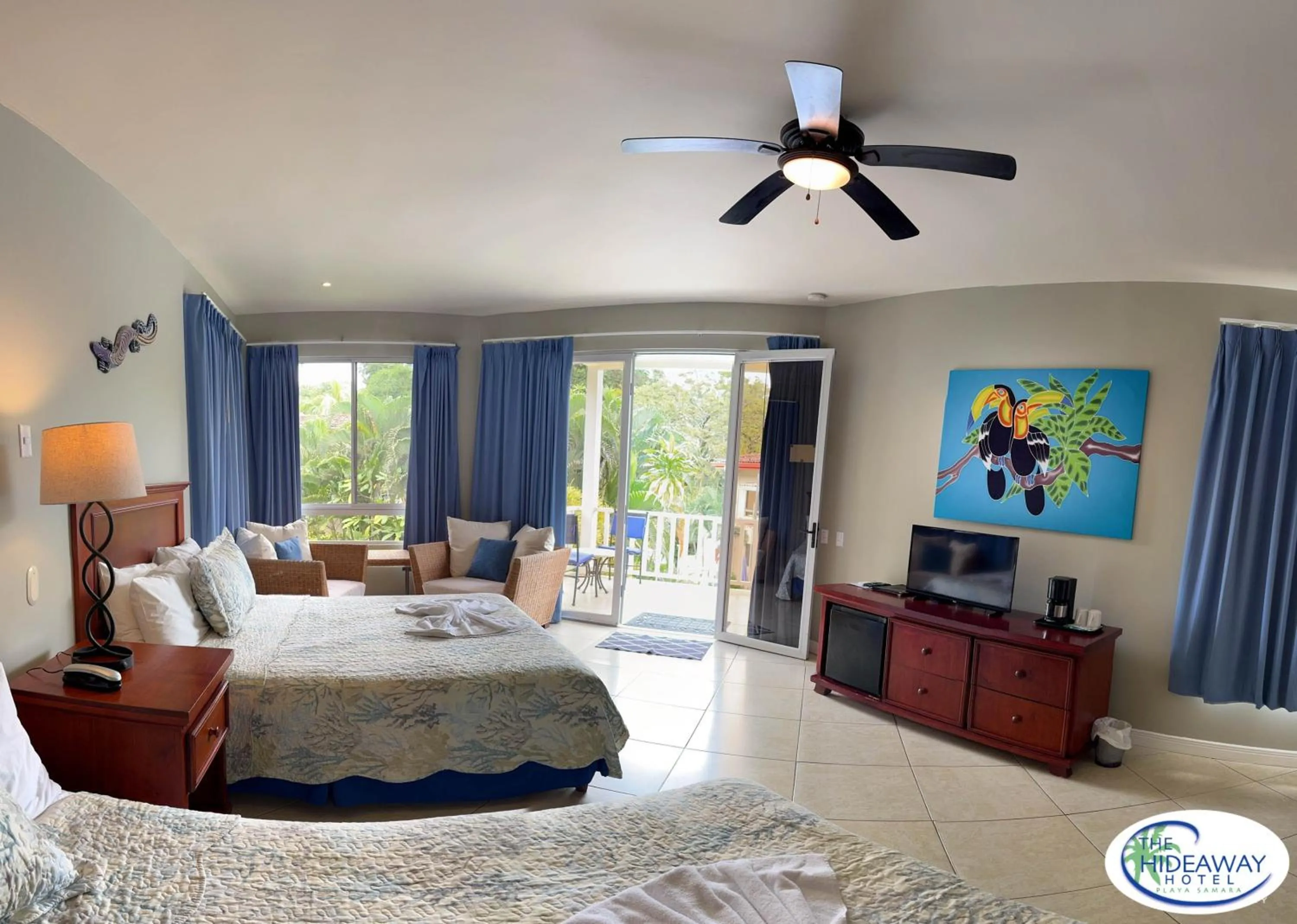 Bedroom, Bed in The Hideaway Hotel