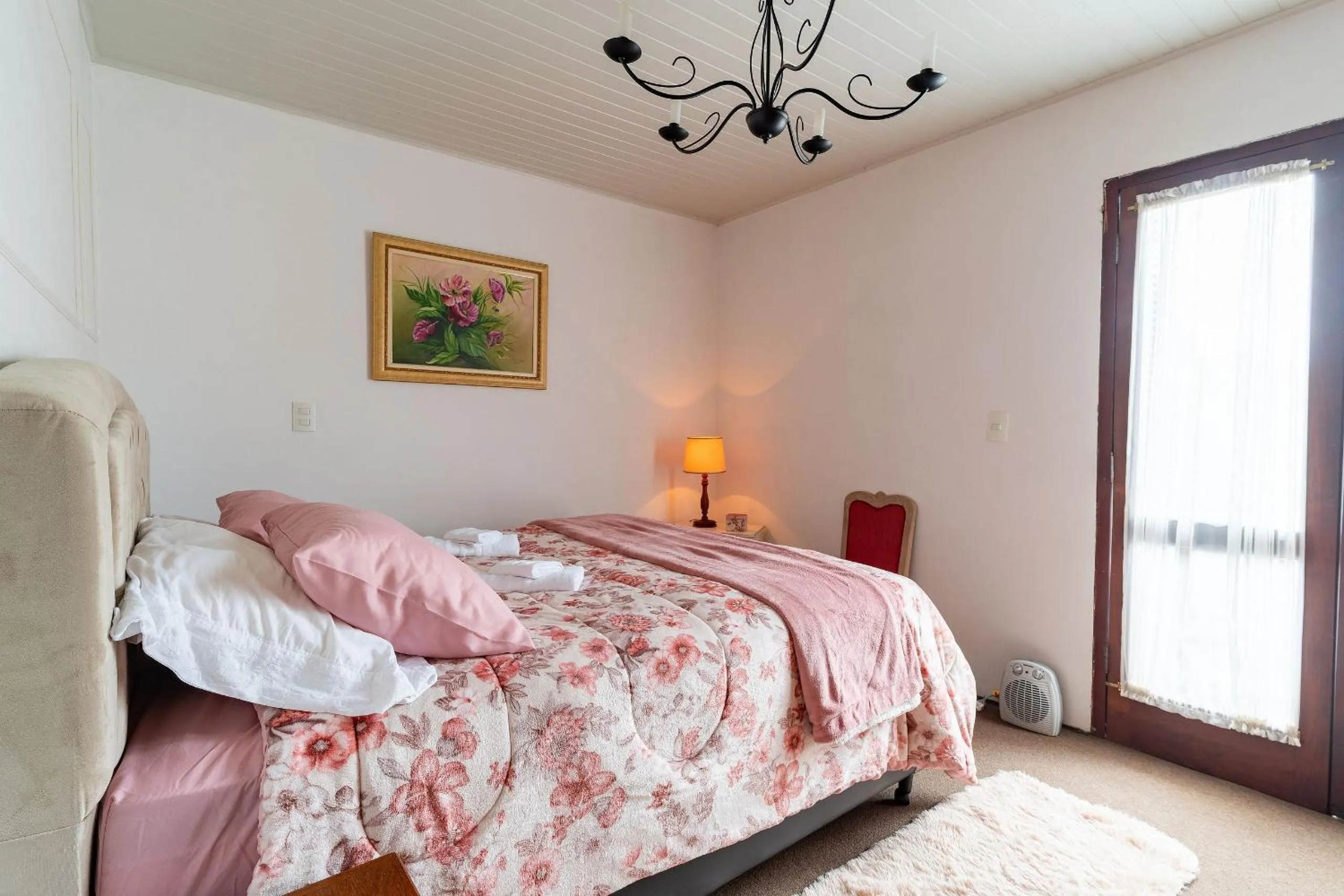 Bed in Lindo Apartamento próximo ao centro do Capivari