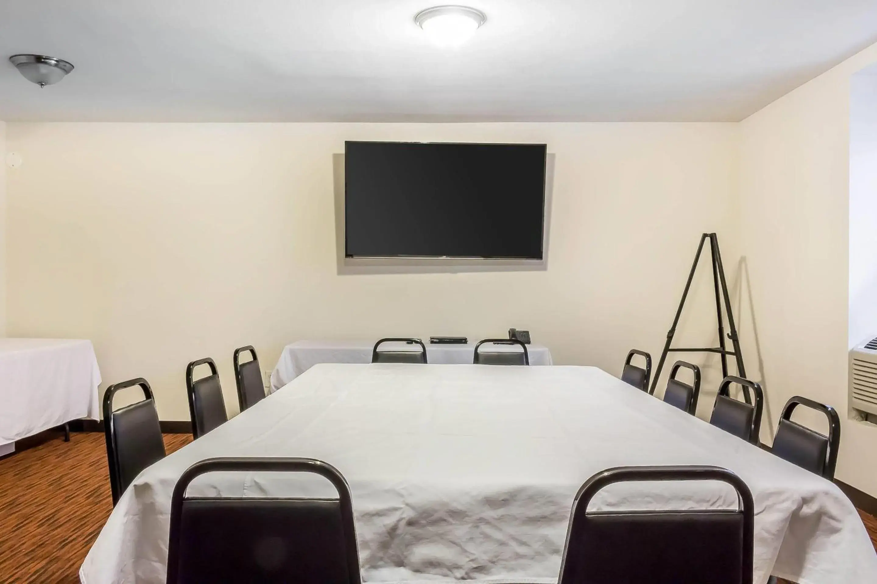 Meeting/conference room, Bed in Sleep Inn Philadelphia Center City Meeting/conference room, Bed in Sleep Inn Philadelphia Center City