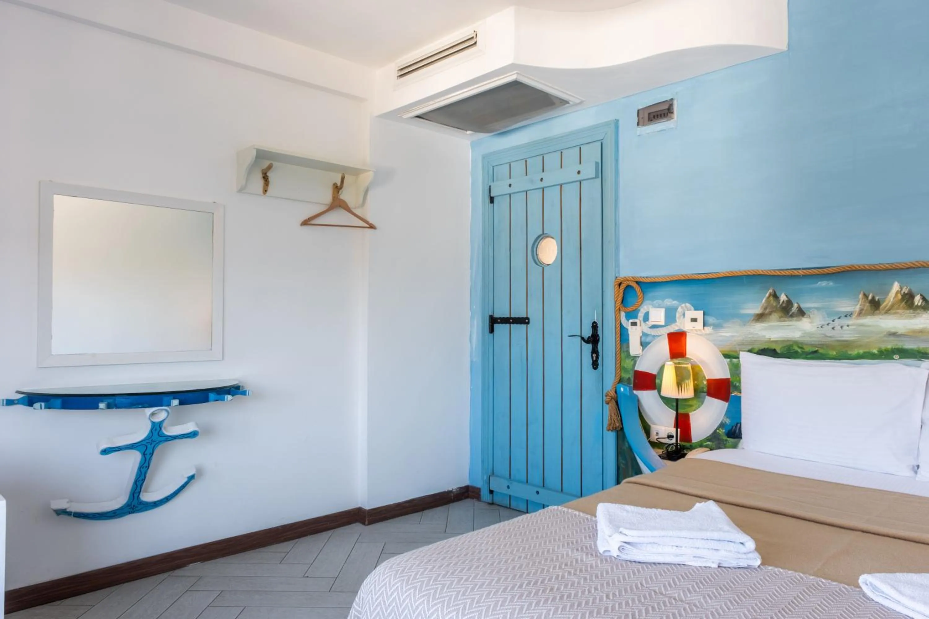 Photo of the whole room, Bed in Espira by Antioch Hotel