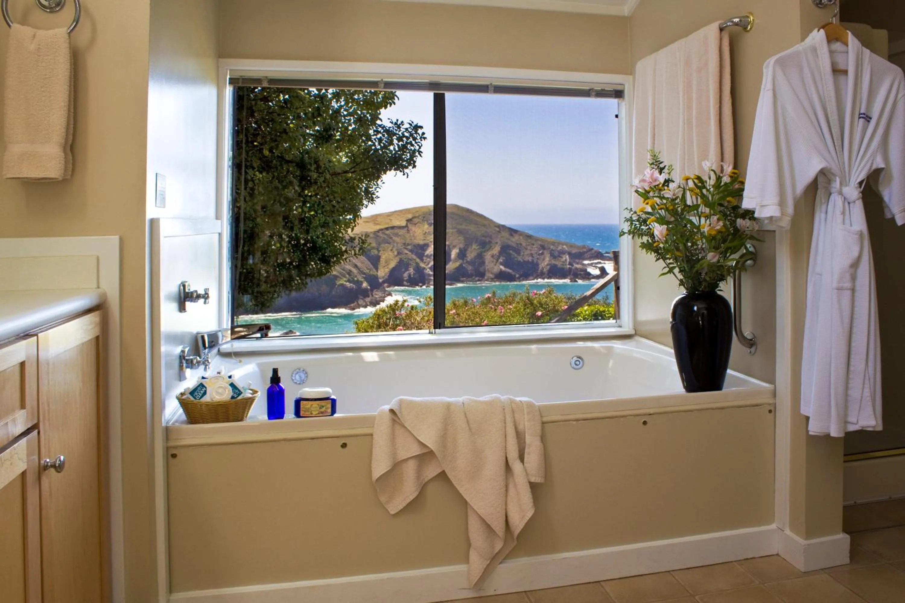 Bathroom in SCP Mendocino Coast Lodge