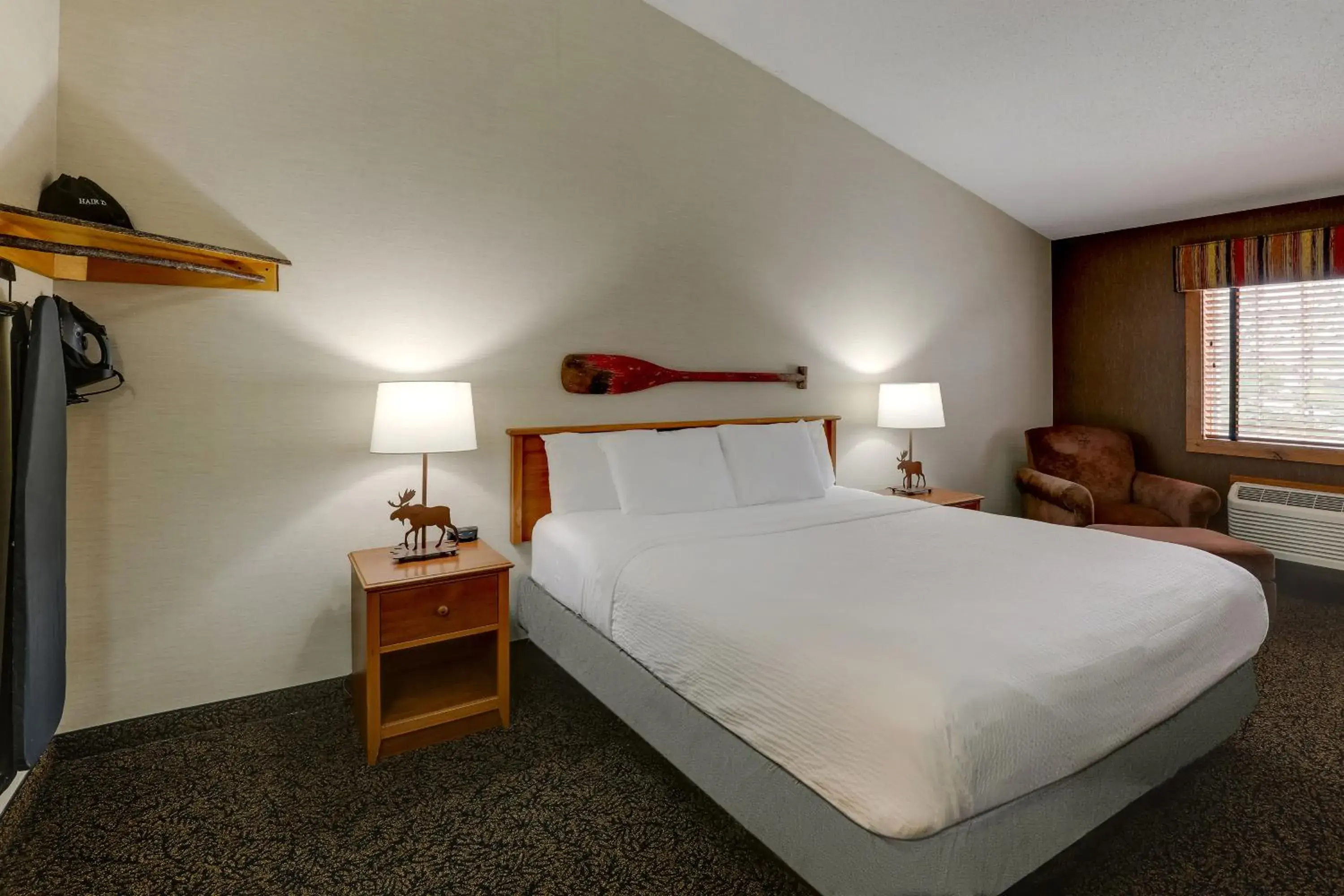 Bed in Stoney Creek Inn Quincy Bed in Stoney Creek Inn Quincy