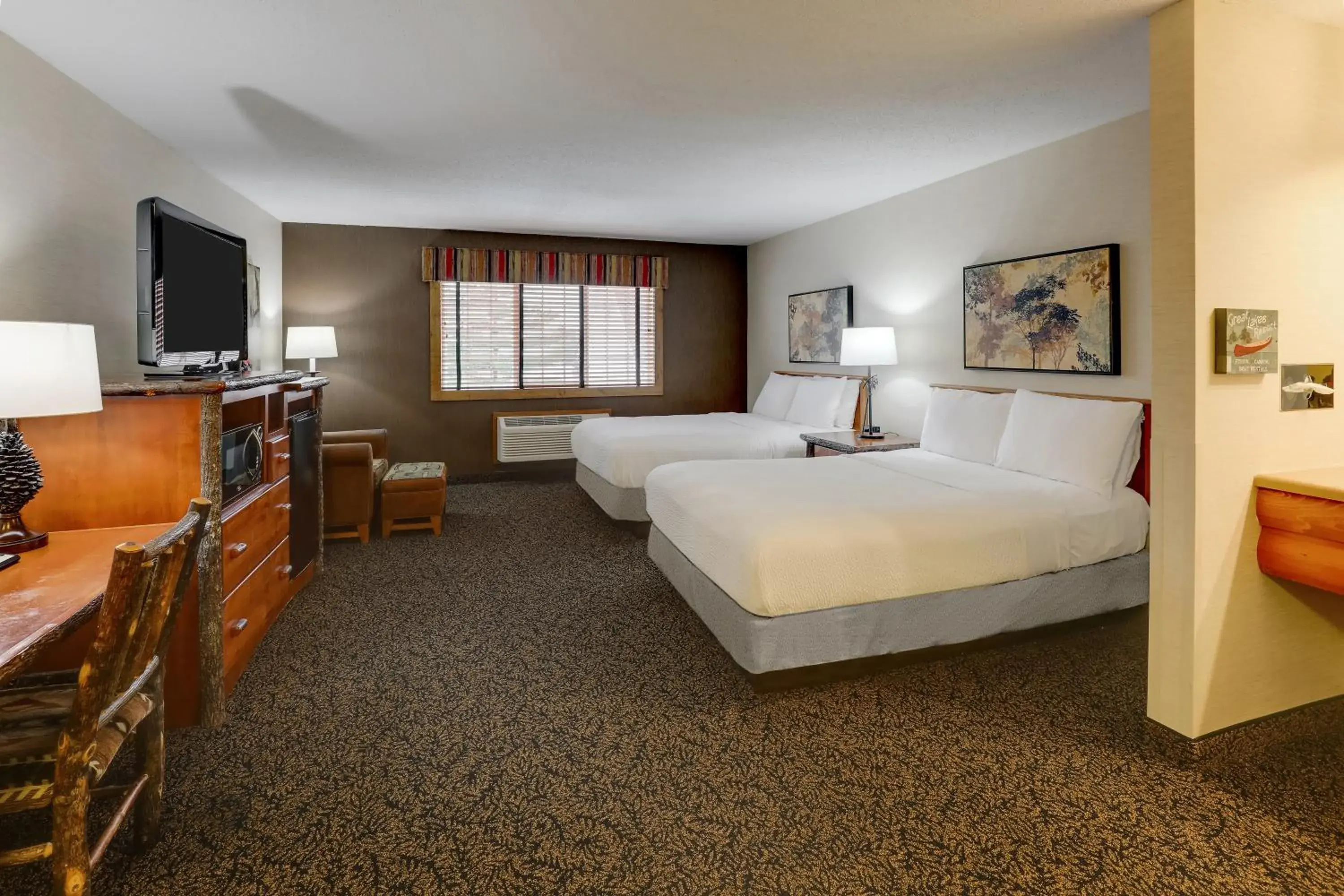 Superior Double Room in Stoney Creek Inn Quincy Superior Double Room in Stoney Creek Inn Quincy