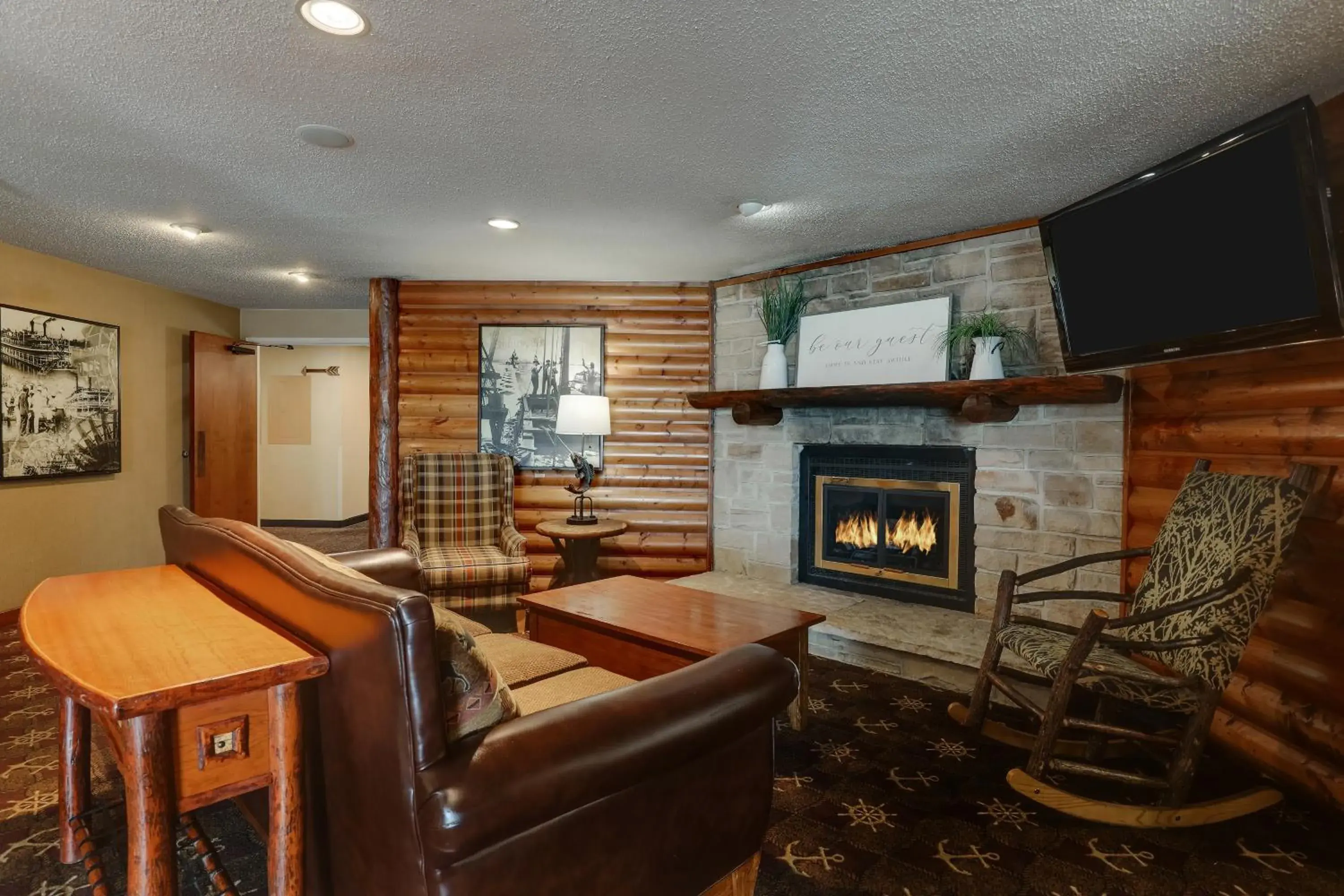 Lobby or reception in Stoney Creek Inn Quincy Lobby or reception in Stoney Creek Inn Quincy