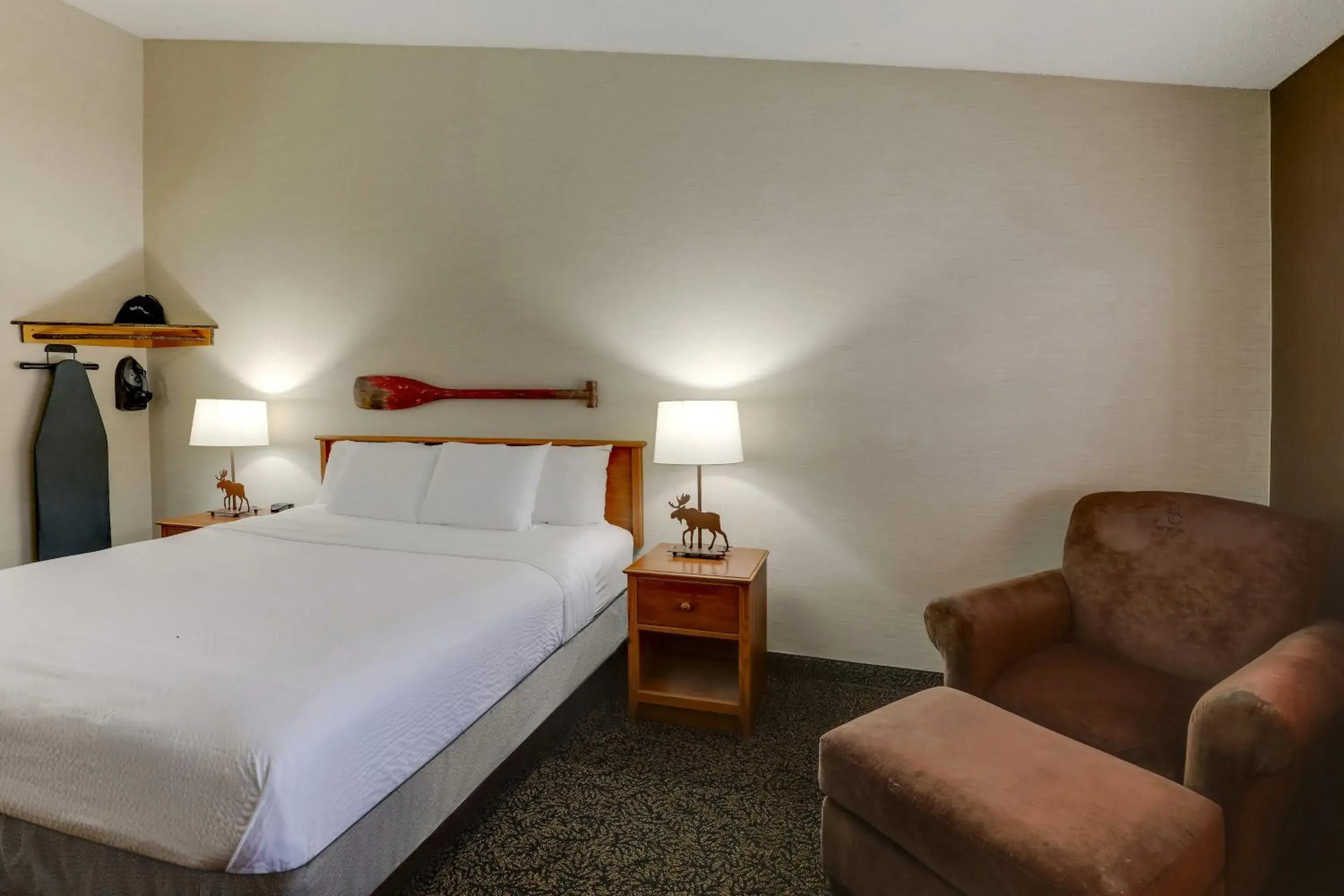 Bed in Stoney Creek Inn Quincy Bed in Stoney Creek Inn Quincy