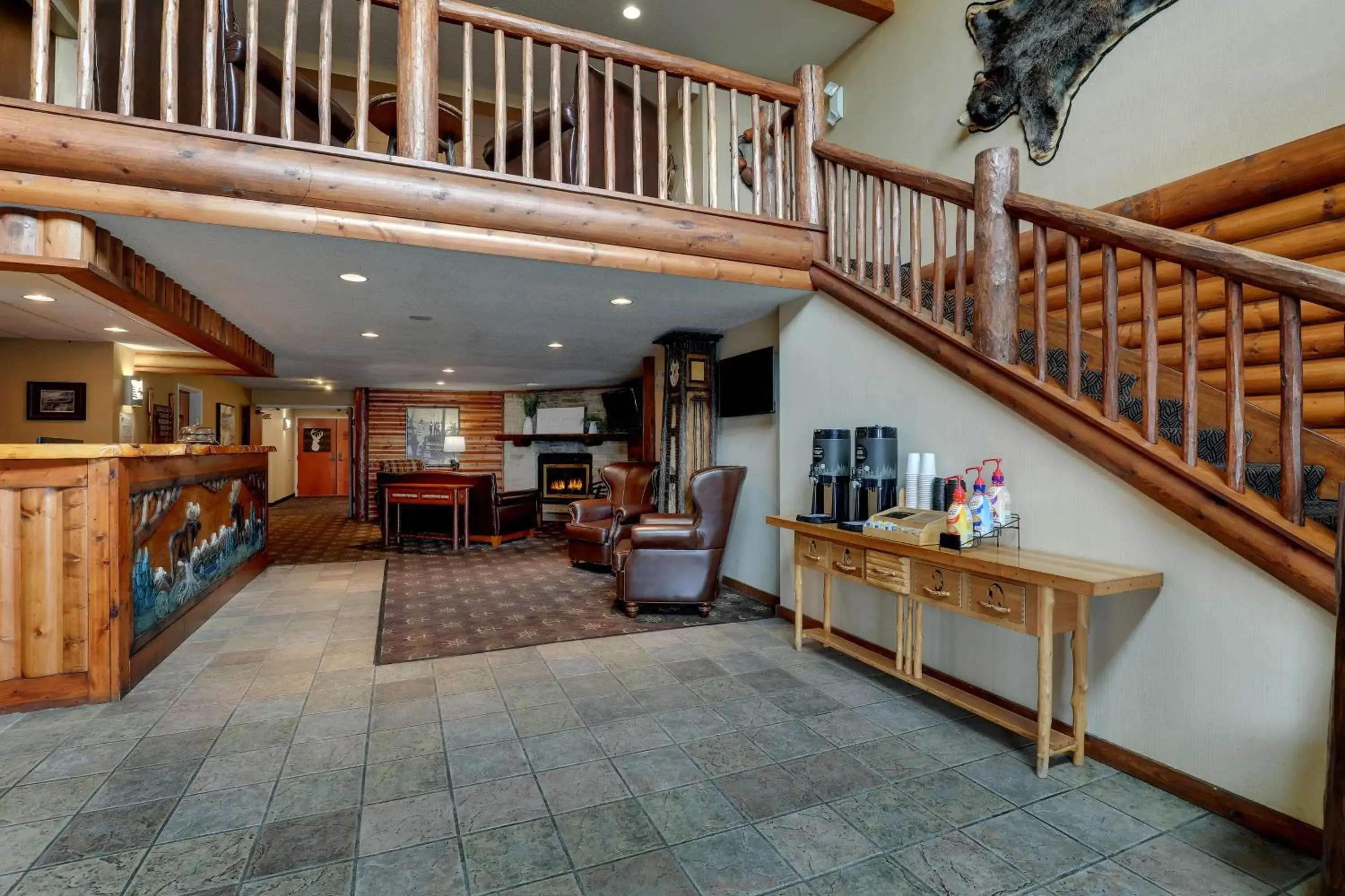 Lobby or reception in Stoney Creek Inn Quincy Lobby or reception in Stoney Creek Inn Quincy