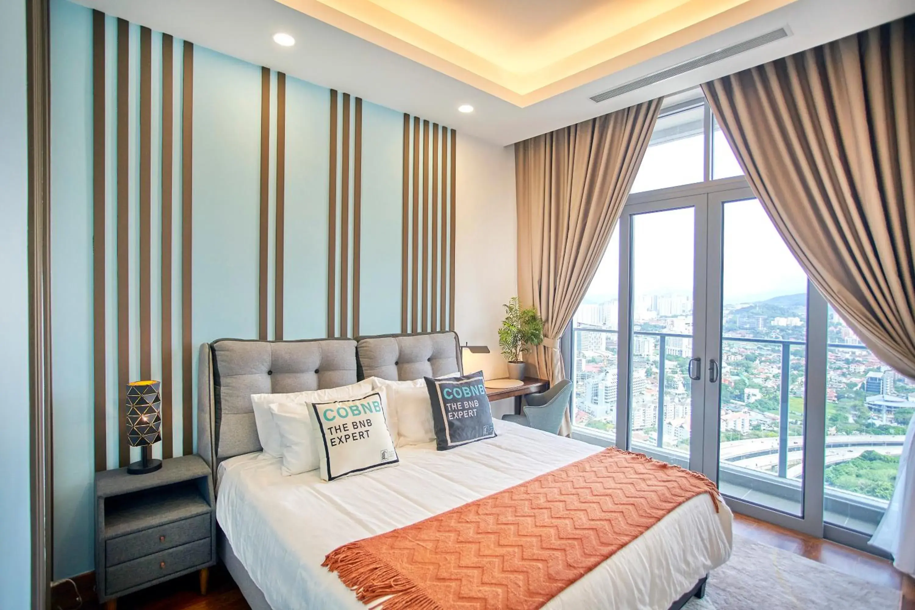 Deluxe 1+1 Bedroom Suite with Bathtub in Royce Residence KLCC by Cobnb Deluxe 1+1 Bedroom Suite with Bathtub in Royce Residence KLCC by Cobnb