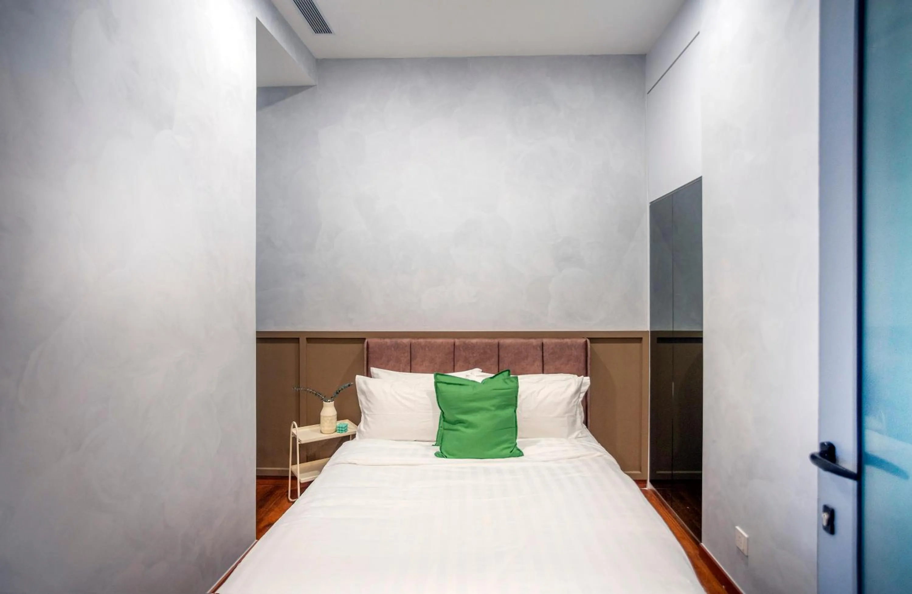 Bed in Royce Residence KLCC by Cobnb