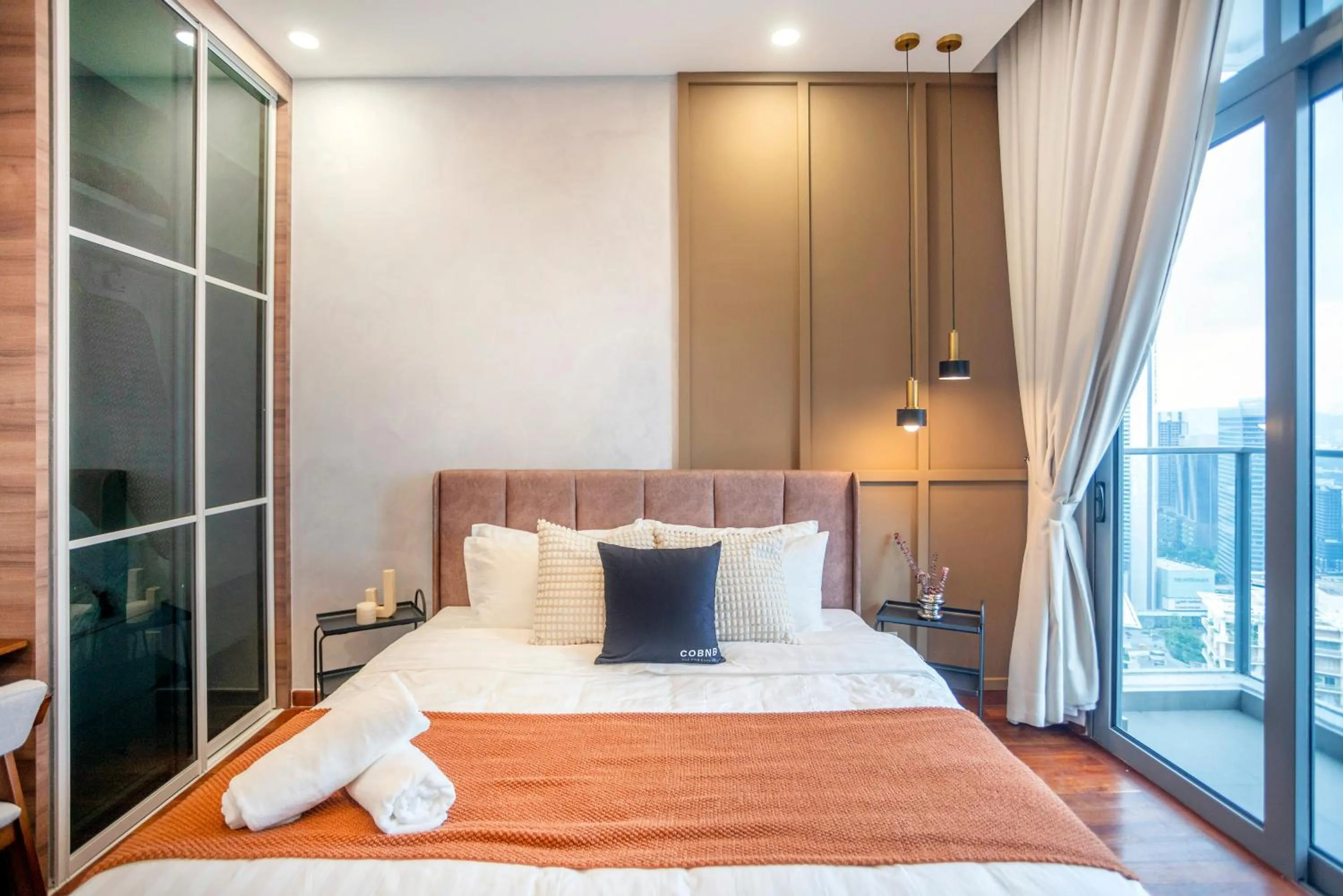 Bed in Royce Residence KLCC by Cobnb