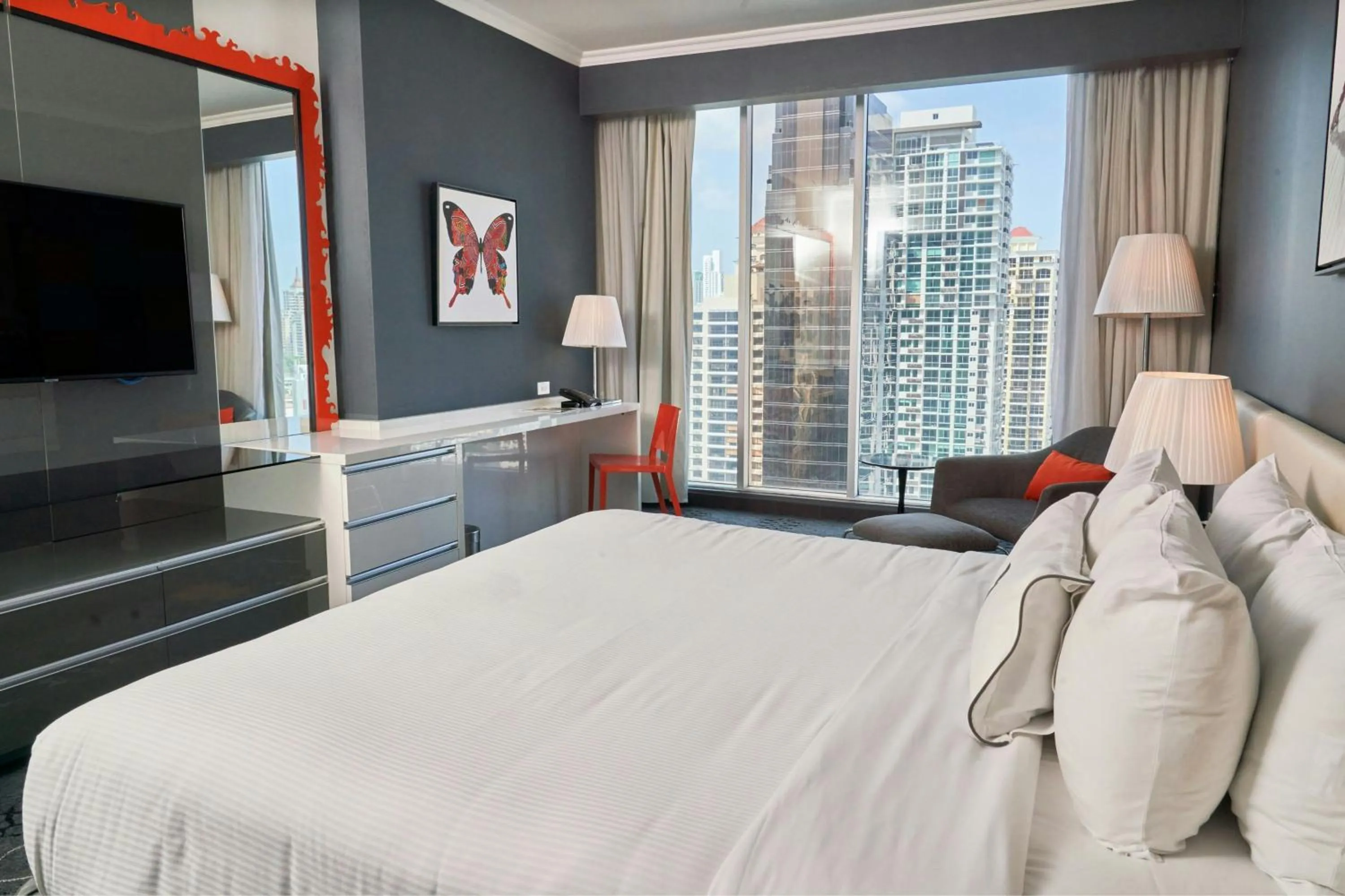 Photo of the whole room, Bed in Sortis Hotel, Spa & Casino, Autograph Collection