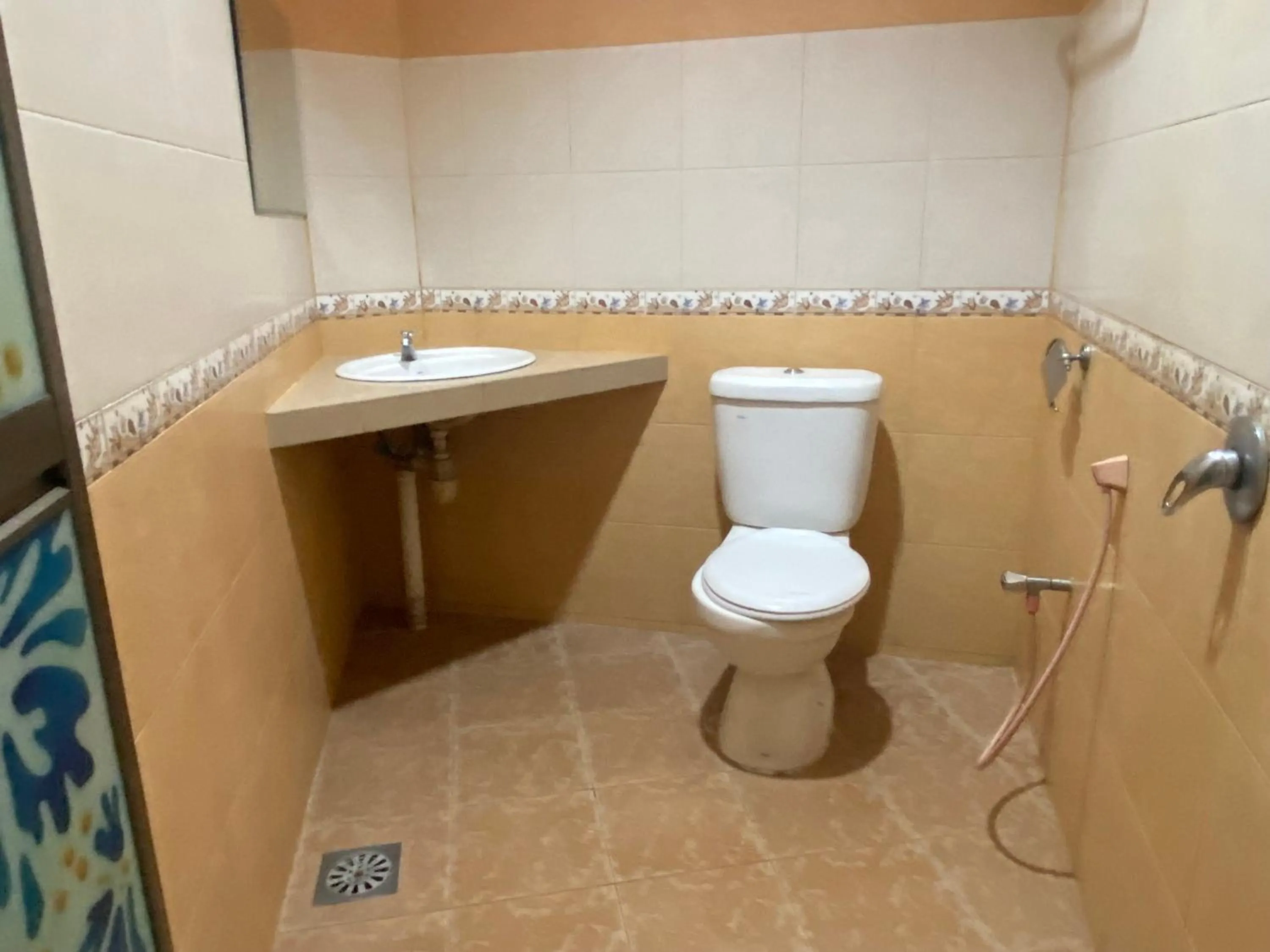 Bathroom in Hotel O Gold Hill Hotel