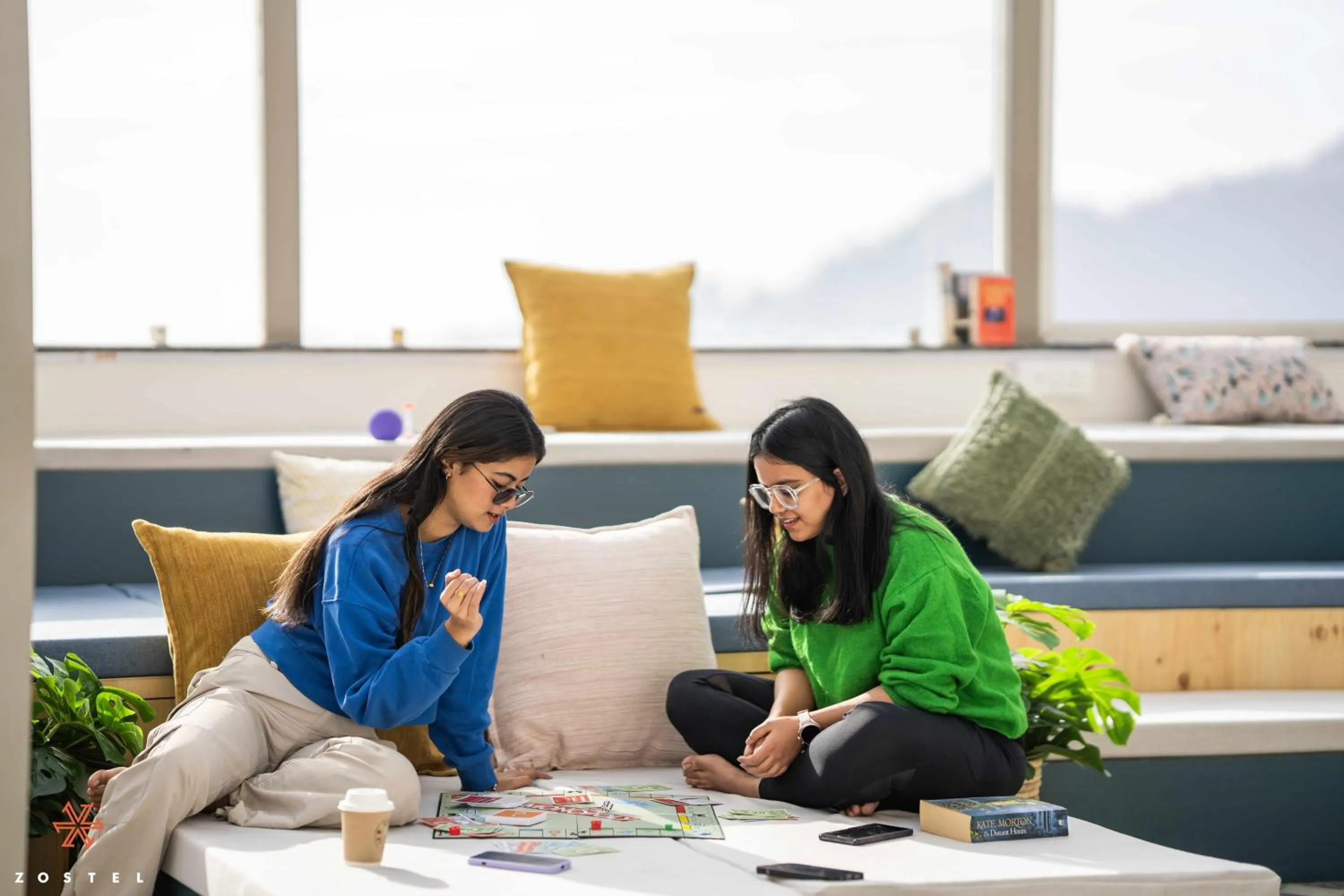 Communal lounge/ TV room in Zostel Mussoorie (Mall Road)