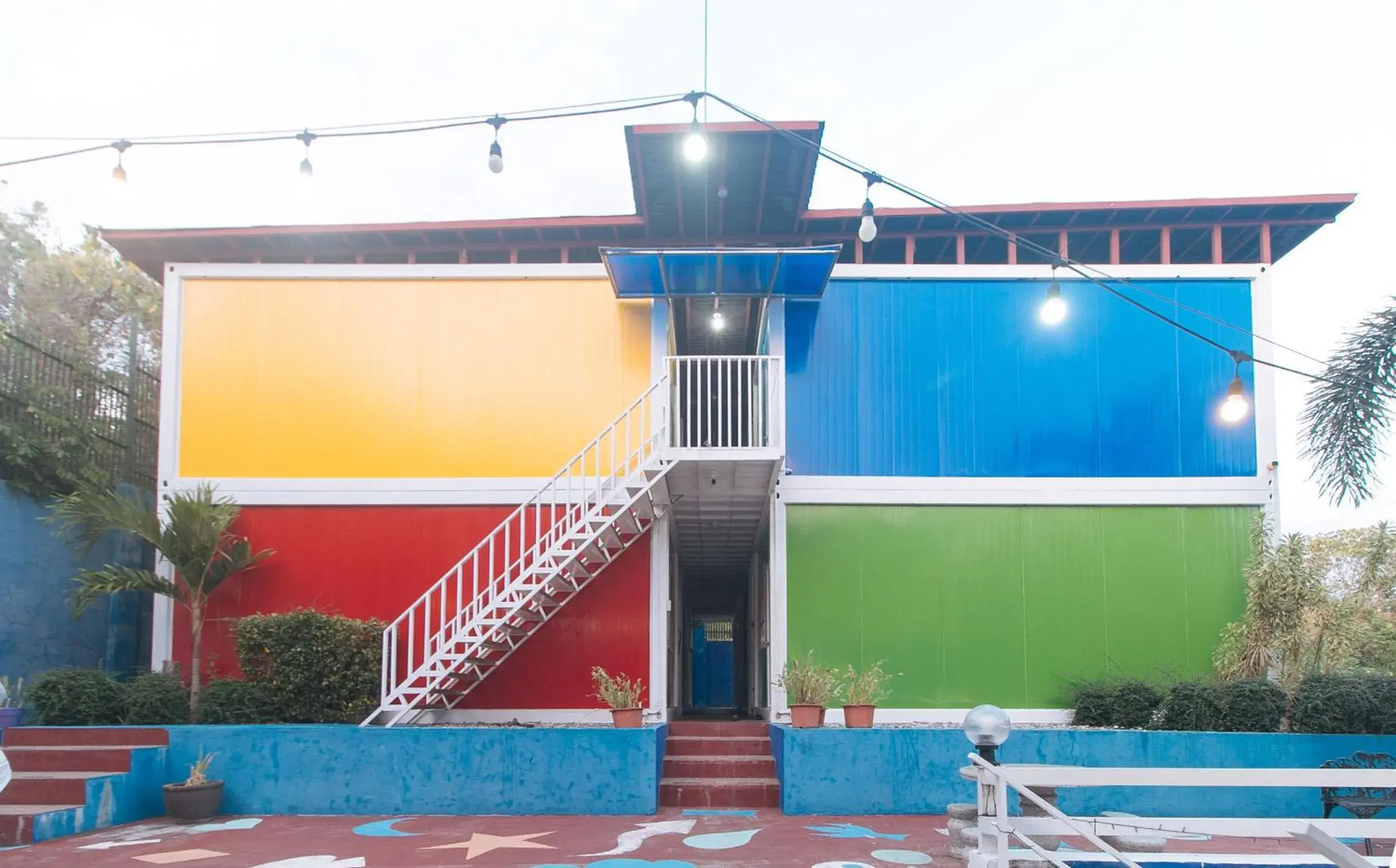 Property building in RedDoorz @ Boondocks Cabins Resort Property building in RedDoorz @ Boondocks Cabins Resort