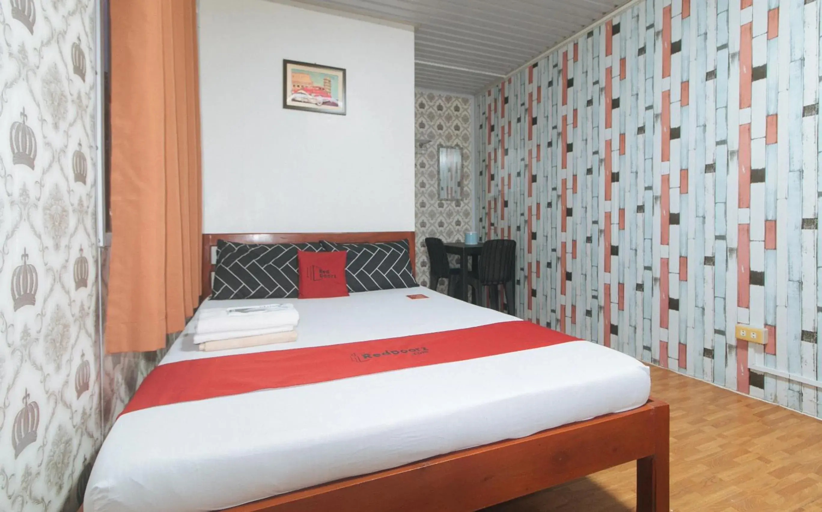 Photo of the whole room, Bed in RedDoorz @ Boondocks Cabins Resort Photo of the whole room, Bed in RedDoorz @ Boondocks Cabins Resort